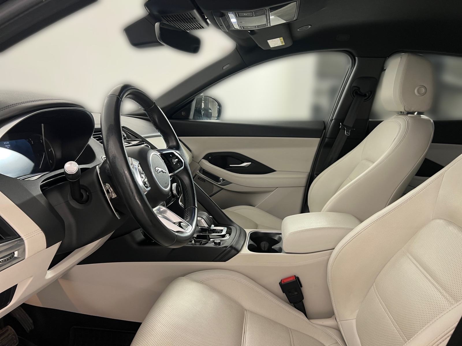 Jaguar E-Pace 2.0 AWD - 3 godine jamstva, fotografija 13