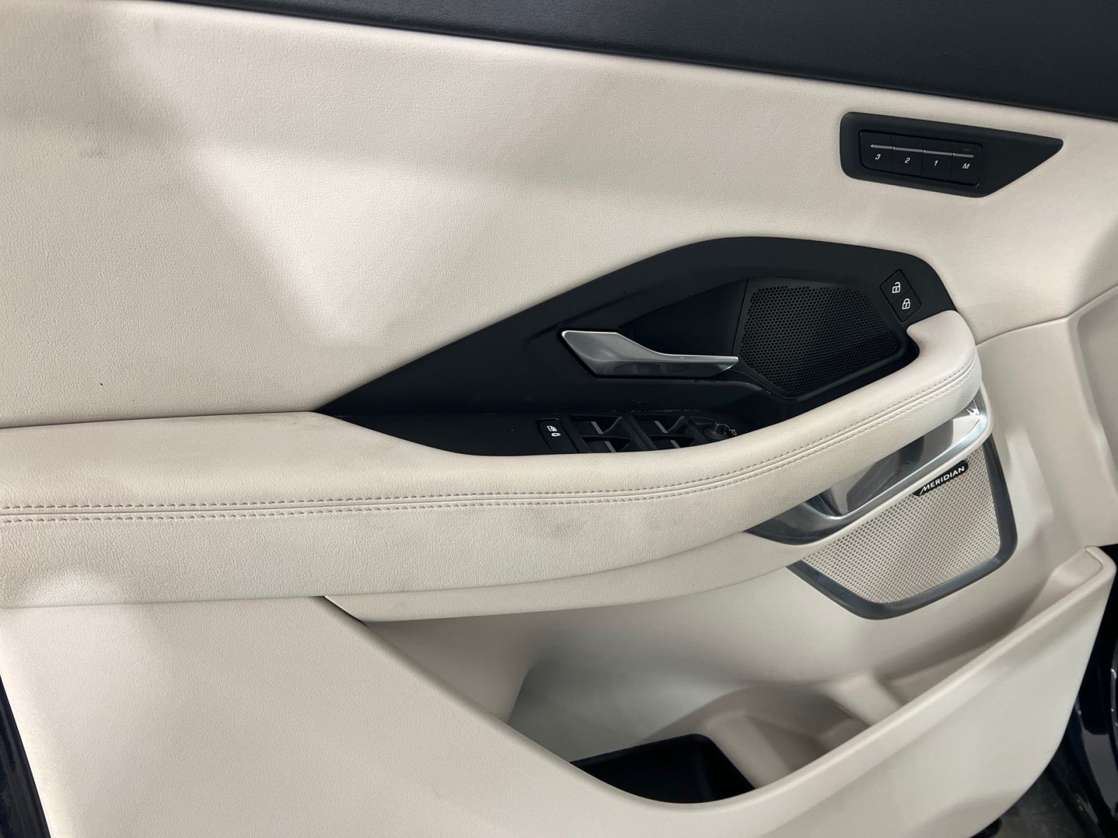 Jaguar E-Pace 2.0 AWD - 3 godine jamstva, fotografija 14