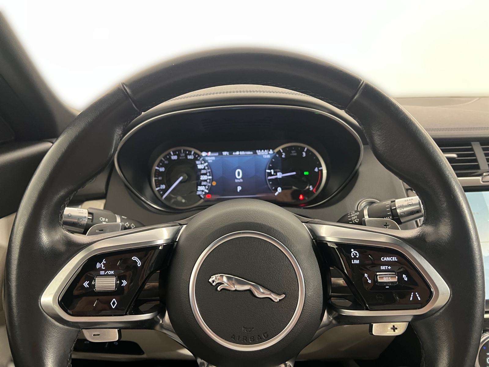 Jaguar E-Pace 2.0 AWD - 3 godine jamstva, fotografija 16