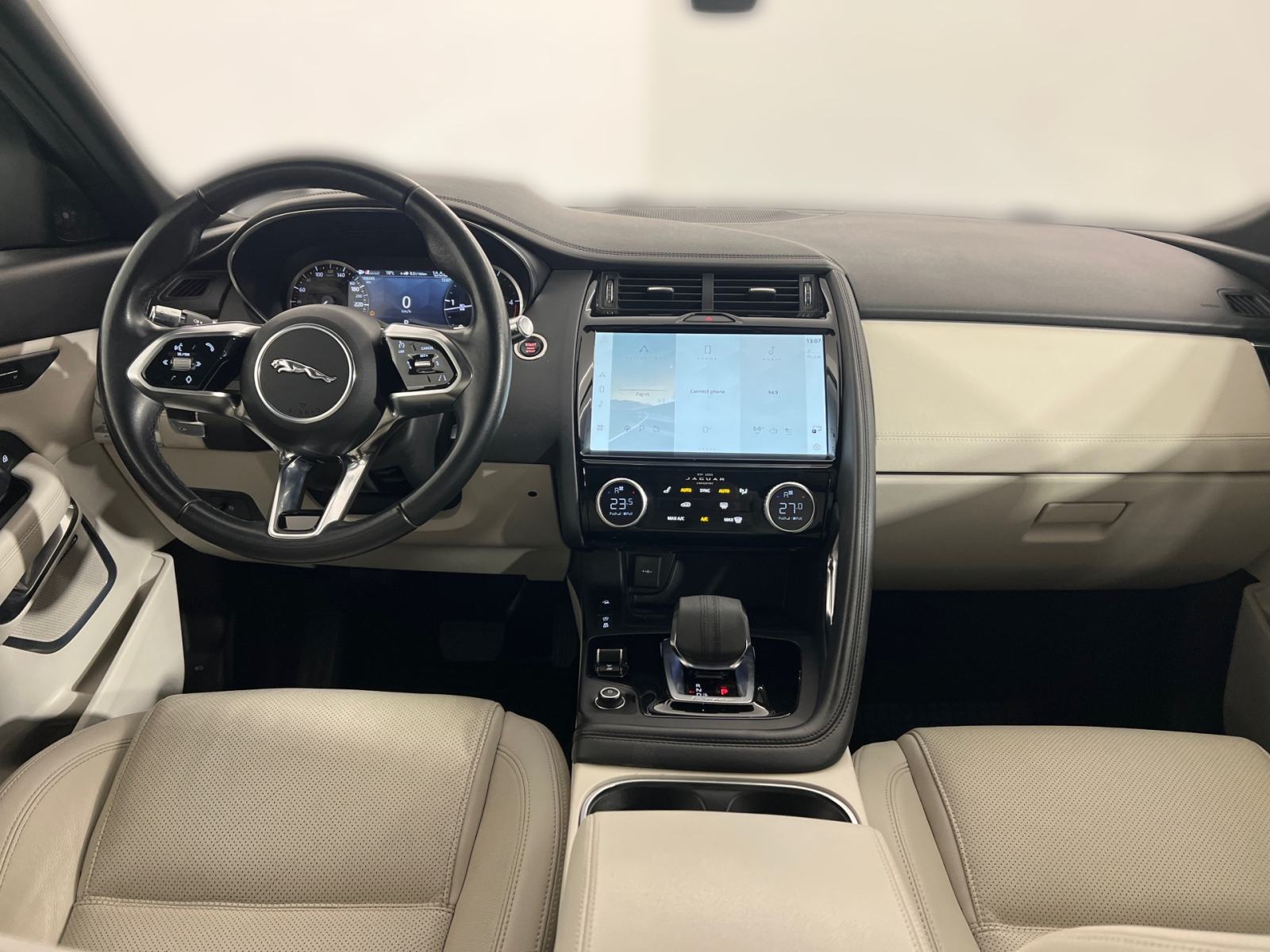 Jaguar E-Pace 2.0 AWD - 3 godine jamstva, fotografija 19