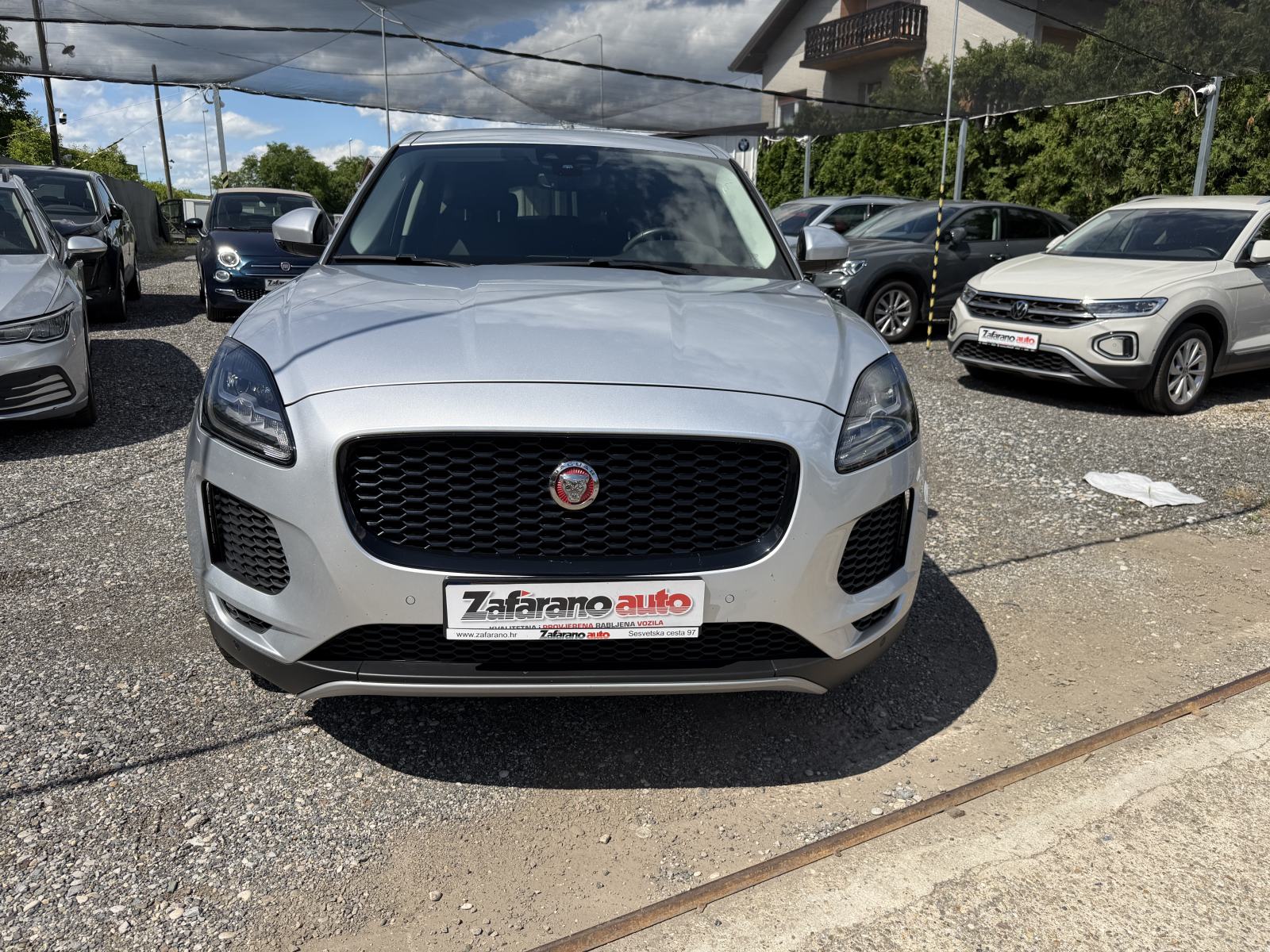 Jaguar E-Pace 2.0 D AWD S automatik. **85700** km, pogled izvana - slika 3