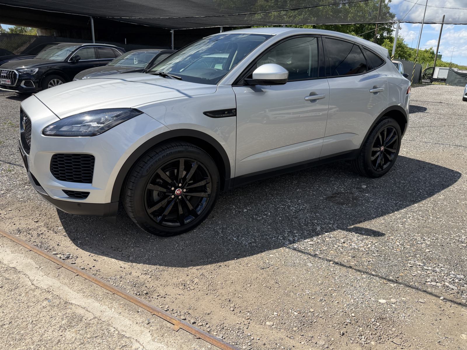 Jaguar E-Pace 2.0 D AWD S automatik. **85700** km, pogled izvana - slika 1