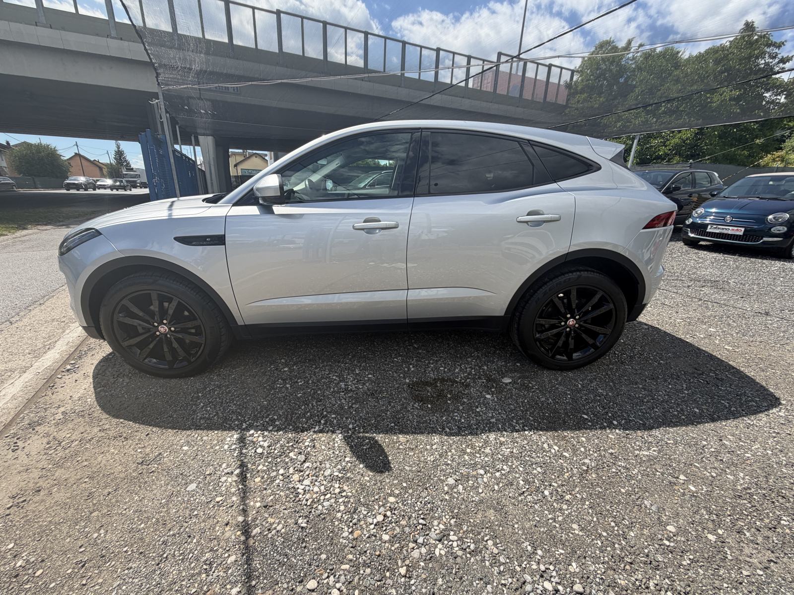 Jaguar E-Pace 2.0 D AWD S automatik. **85700** km, pogled izvana - slika 2