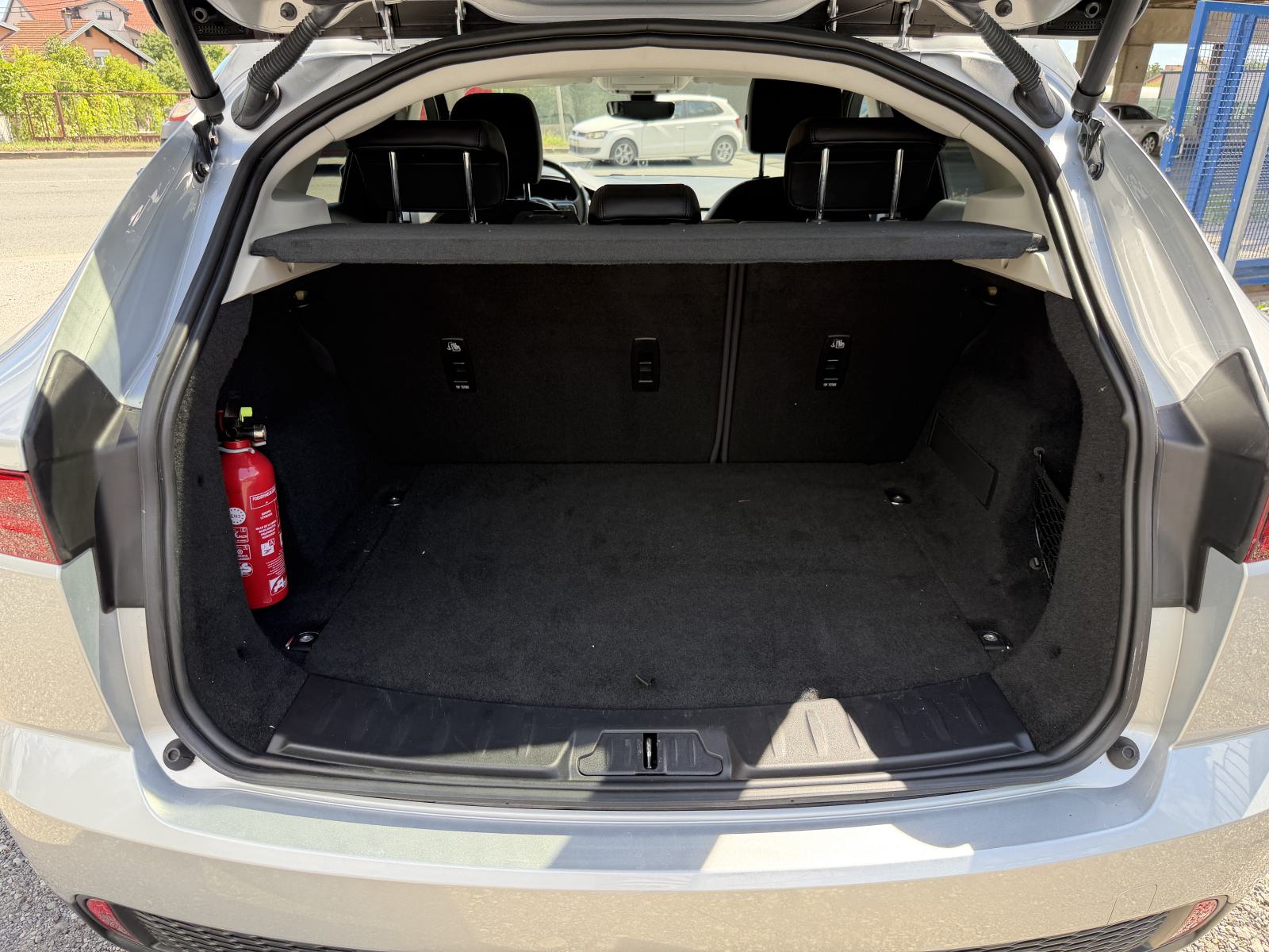 Jaguar E-Pace 2.0 D AWD S automatik. **85700** km, fotografija 18