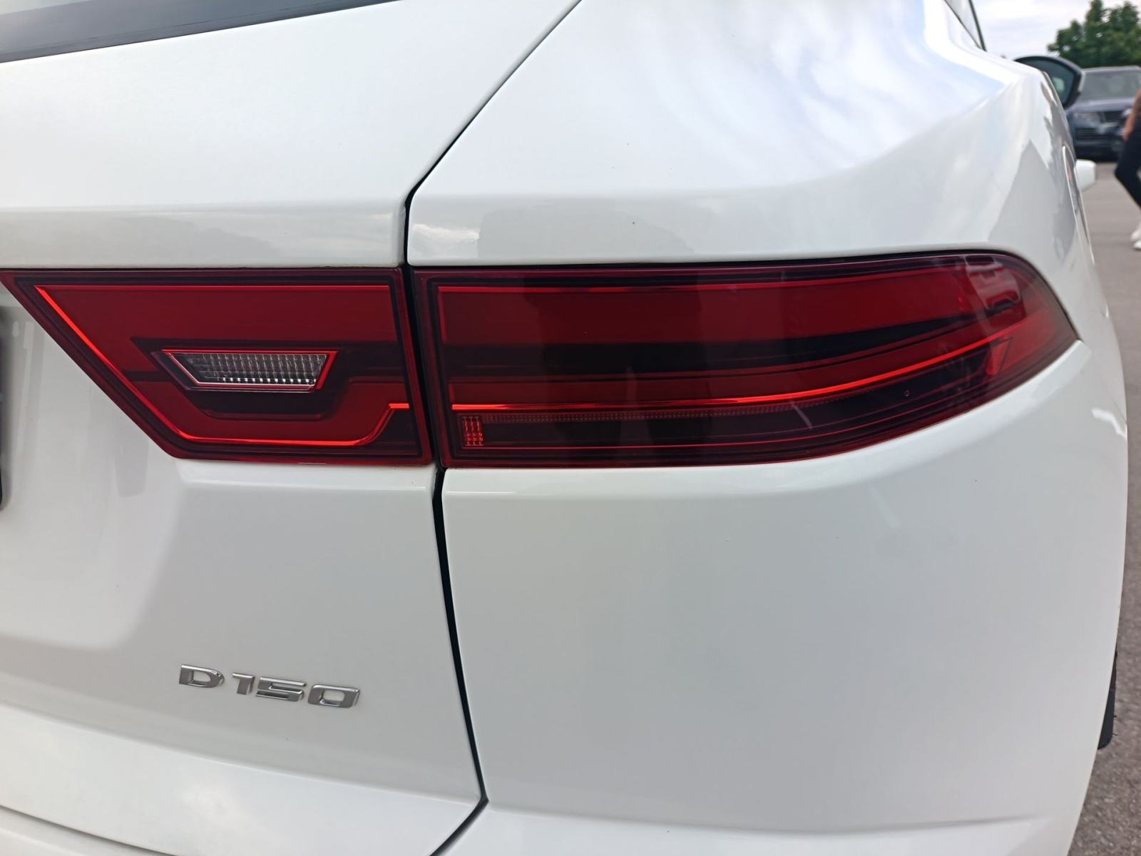 Jaguar E-Pace 2.0 D BASE - 3 godine jamstva, fotografija 13
