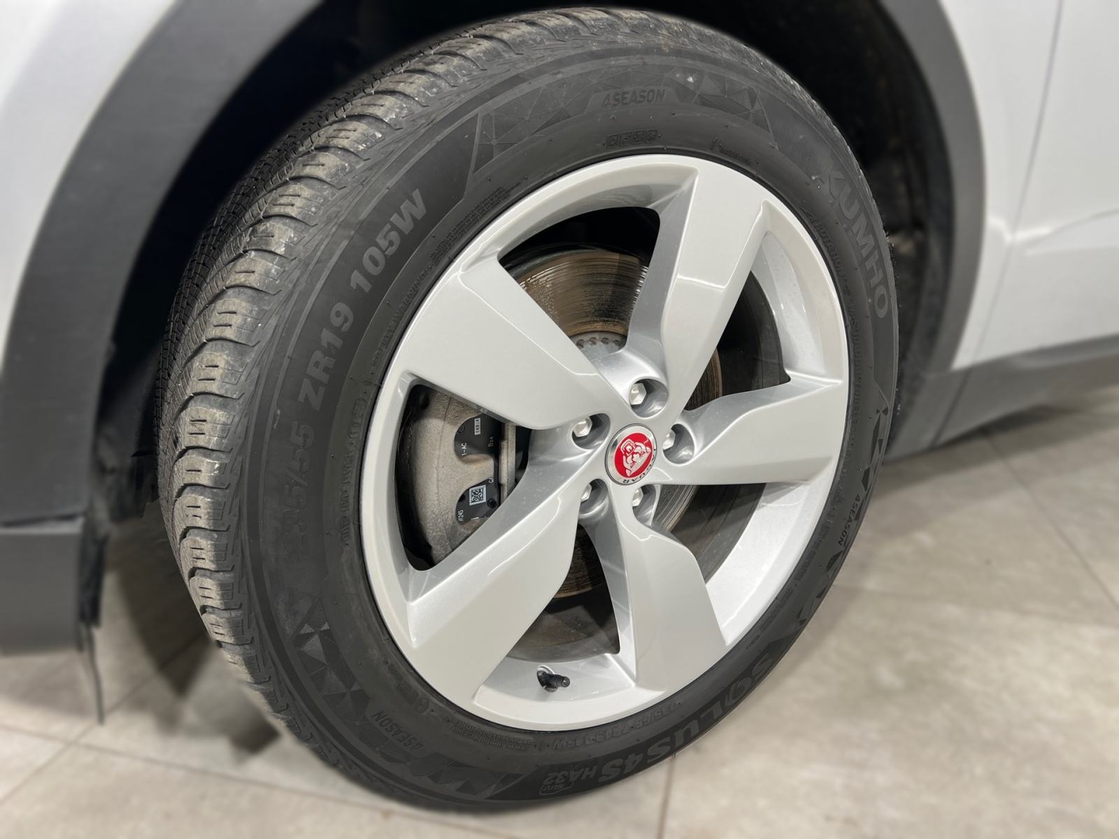 Jaguar E-Pace 2.0 SE 163 AWD - 3 godine jamstva, fotografija 11