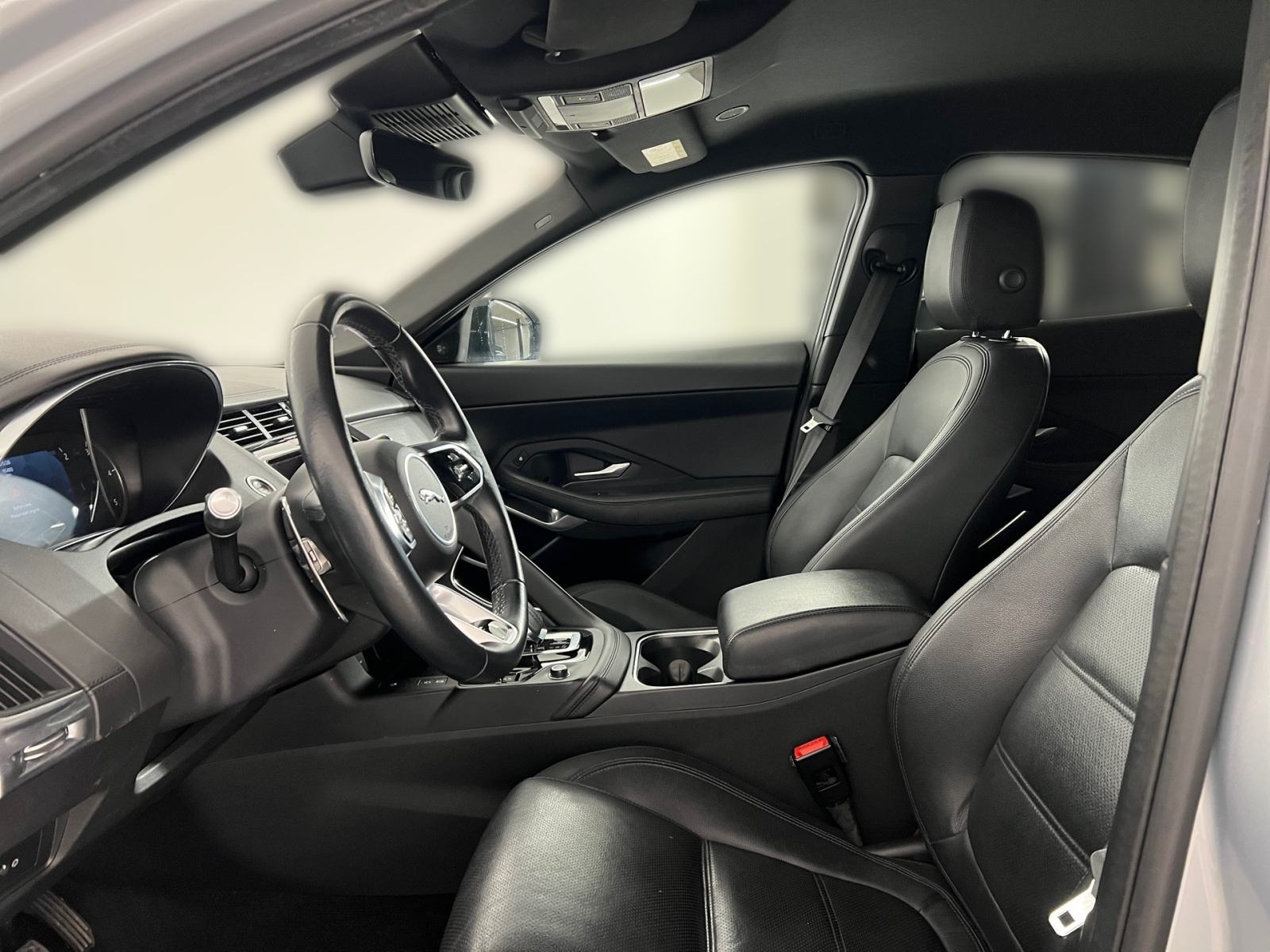 Jaguar E-Pace 2.0 SE 163 AWD - 3 godine jamstva, fotografija 13