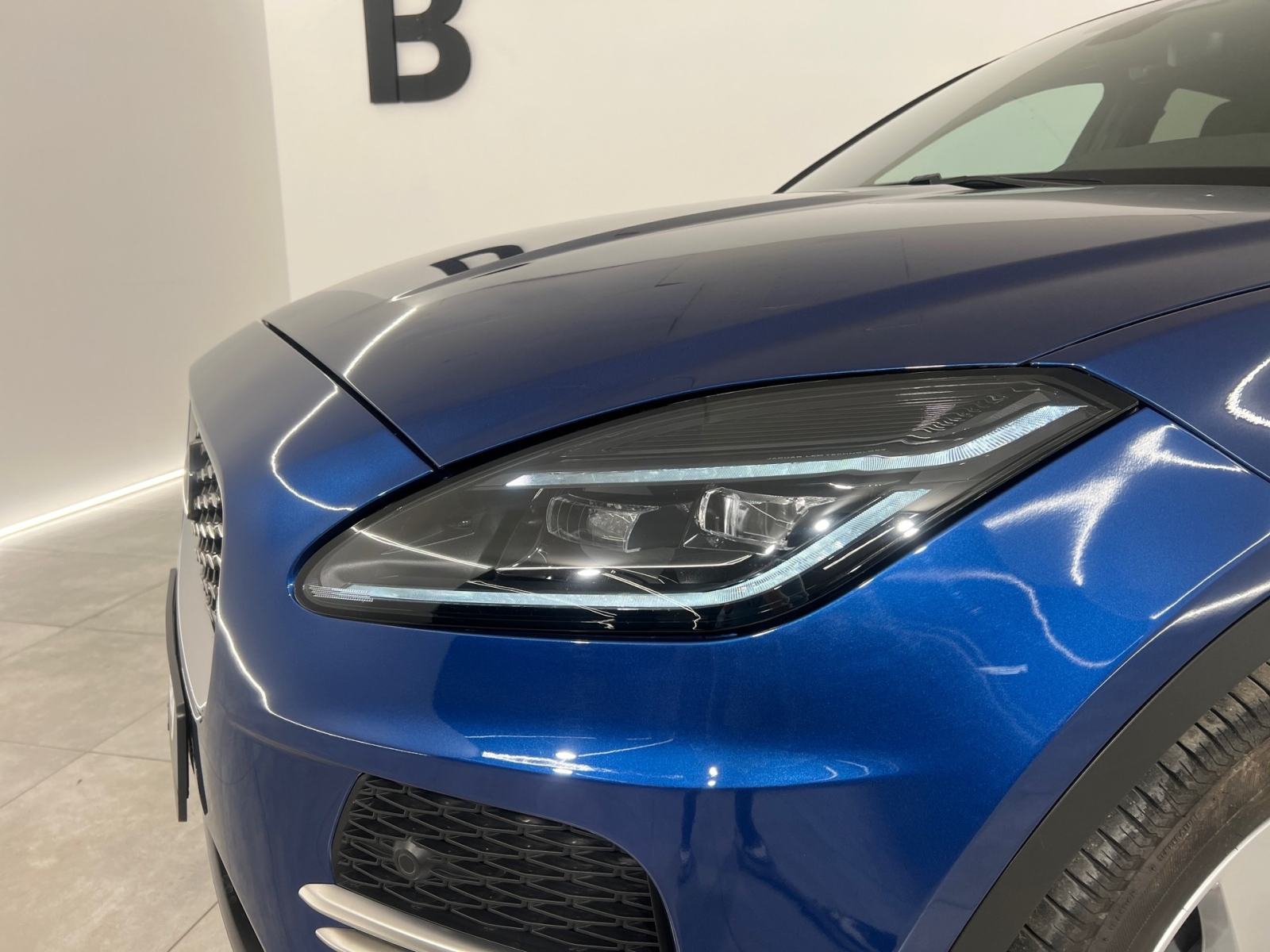 Jaguar E-Pace 2.0 SE MHEV - 3 godine jamstva, fotografija 10