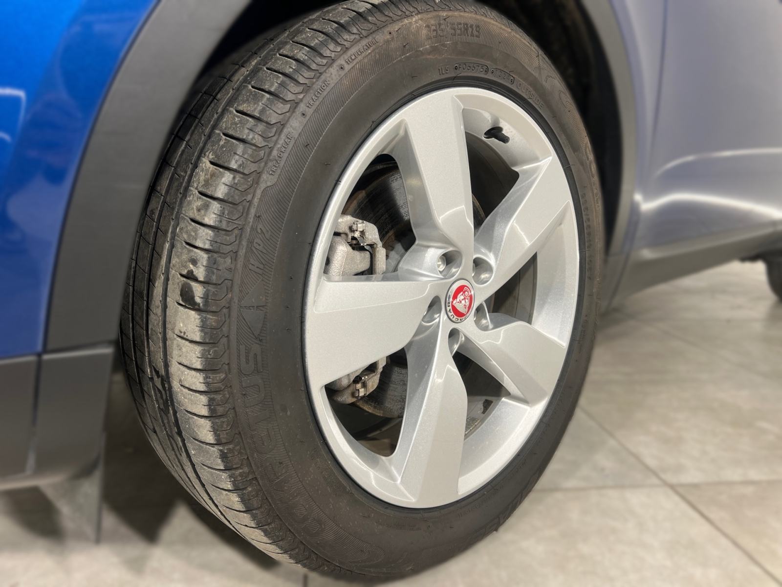 Jaguar E-Pace 2.0 SE MHEV - 3 godine jamstva, fotografija 11