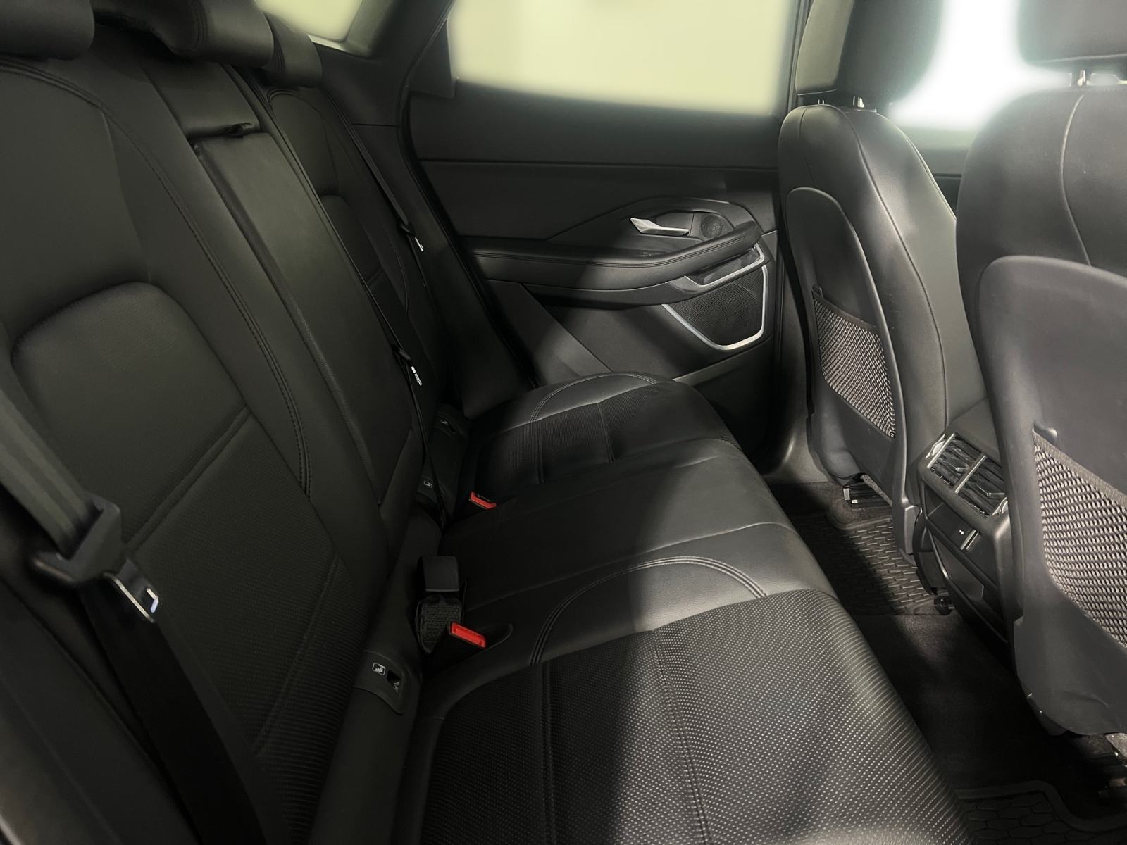 Jaguar E-Pace 2.0 SE MHEV - 3 godine jamstva, fotografija 20