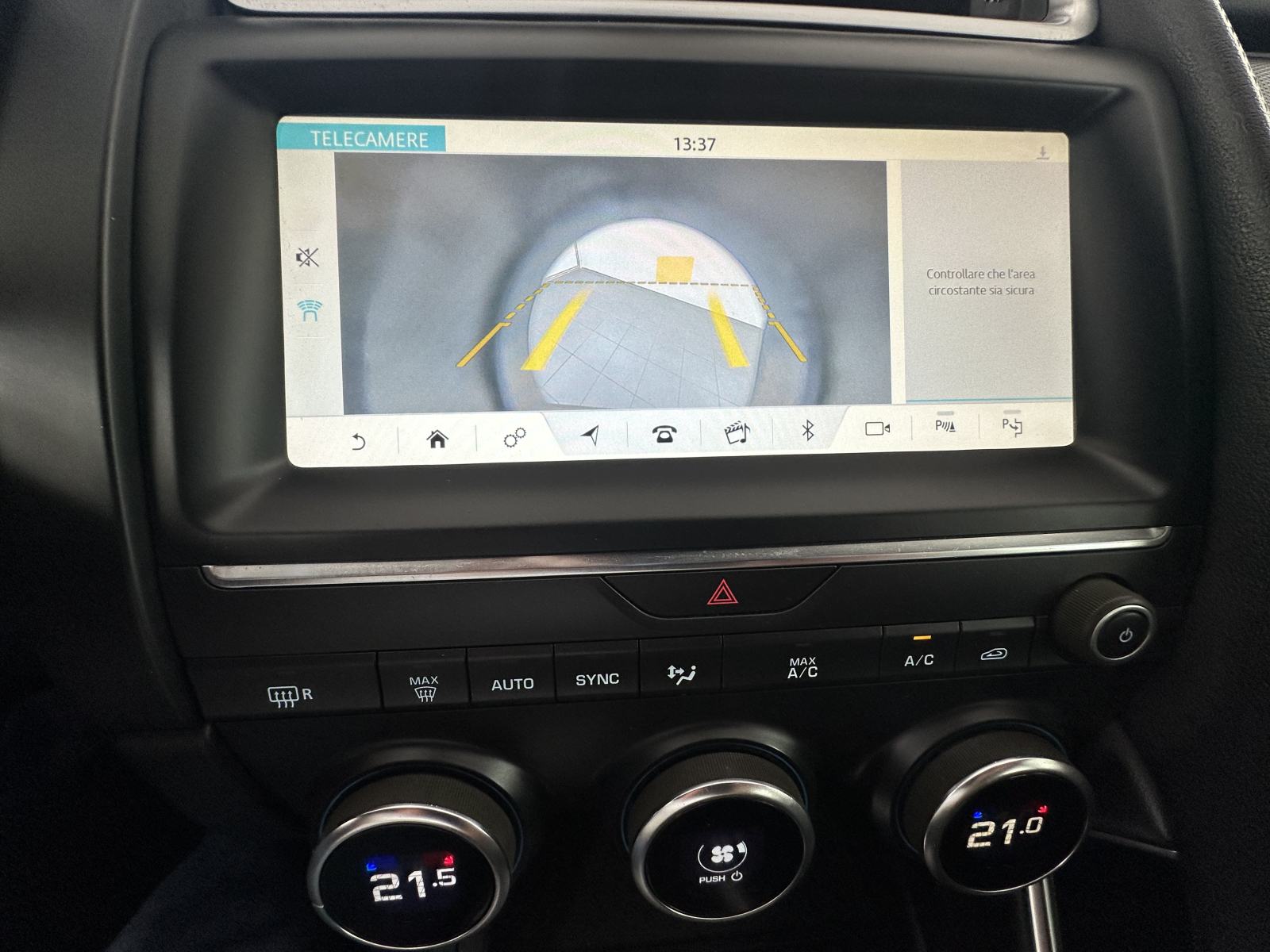 Jaguar E-Pace 2.0 TD4 180 KM 4x4 sam.m. R-Dynamic.KAMERA.LED.NAV, fotografija 10
