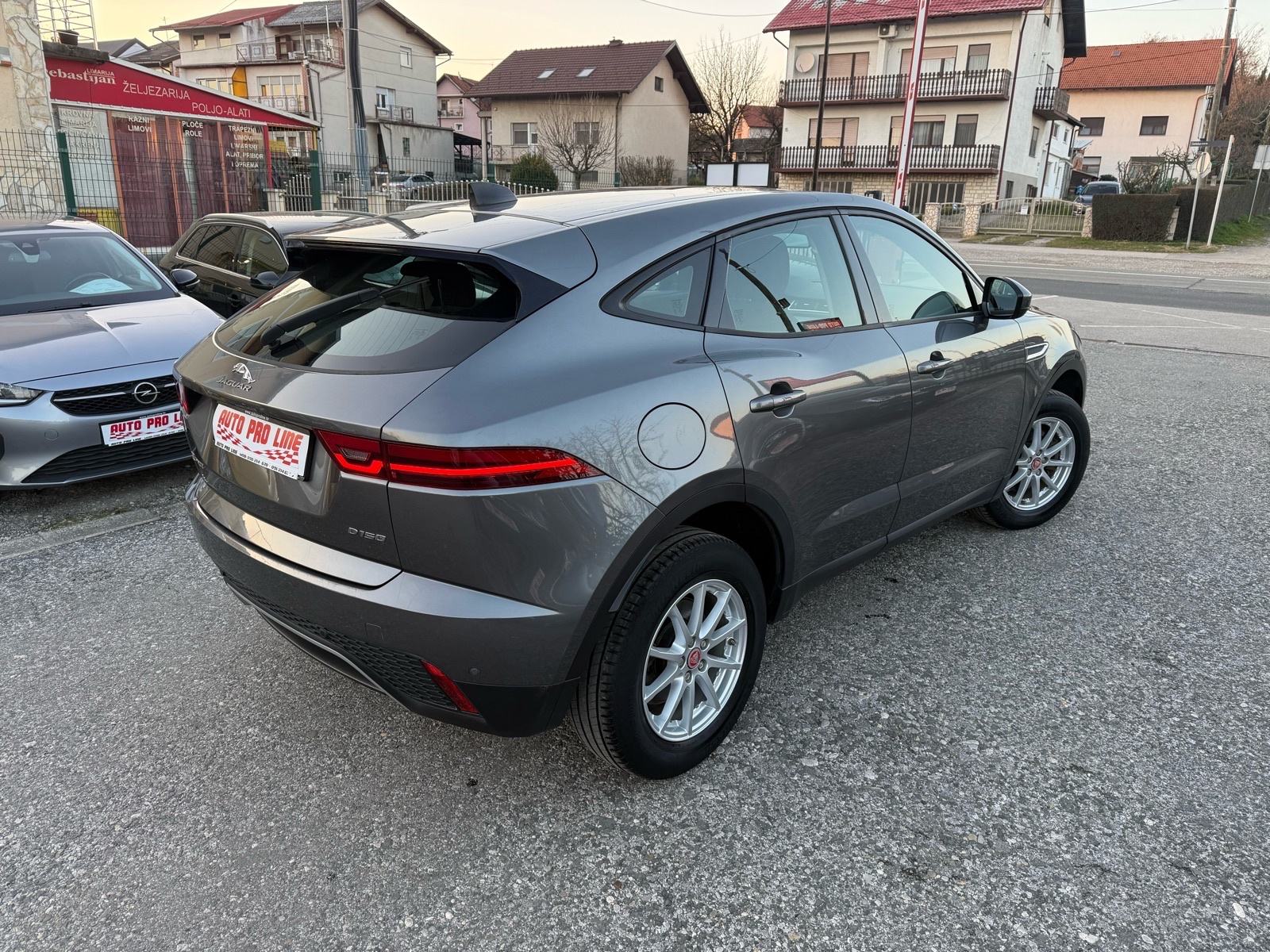 Jaguar E-Pace 2.0d /// 1.Vlasnik, KAO NOV, 16.499€, fotografija 4