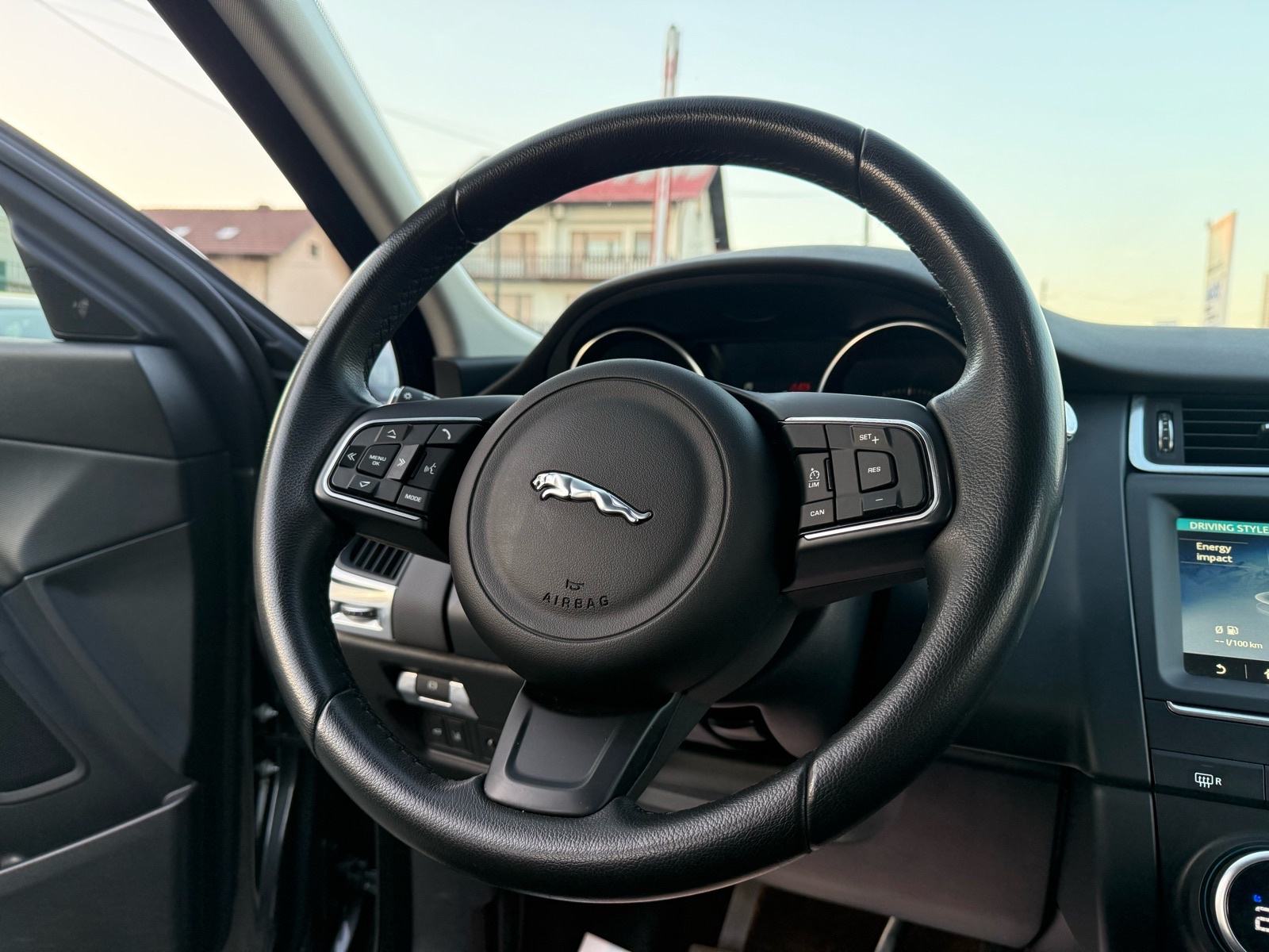 Jaguar E-Pace 2.0d /// 1.Vlasnik, KAO NOV, 16.499€, fotografija 15