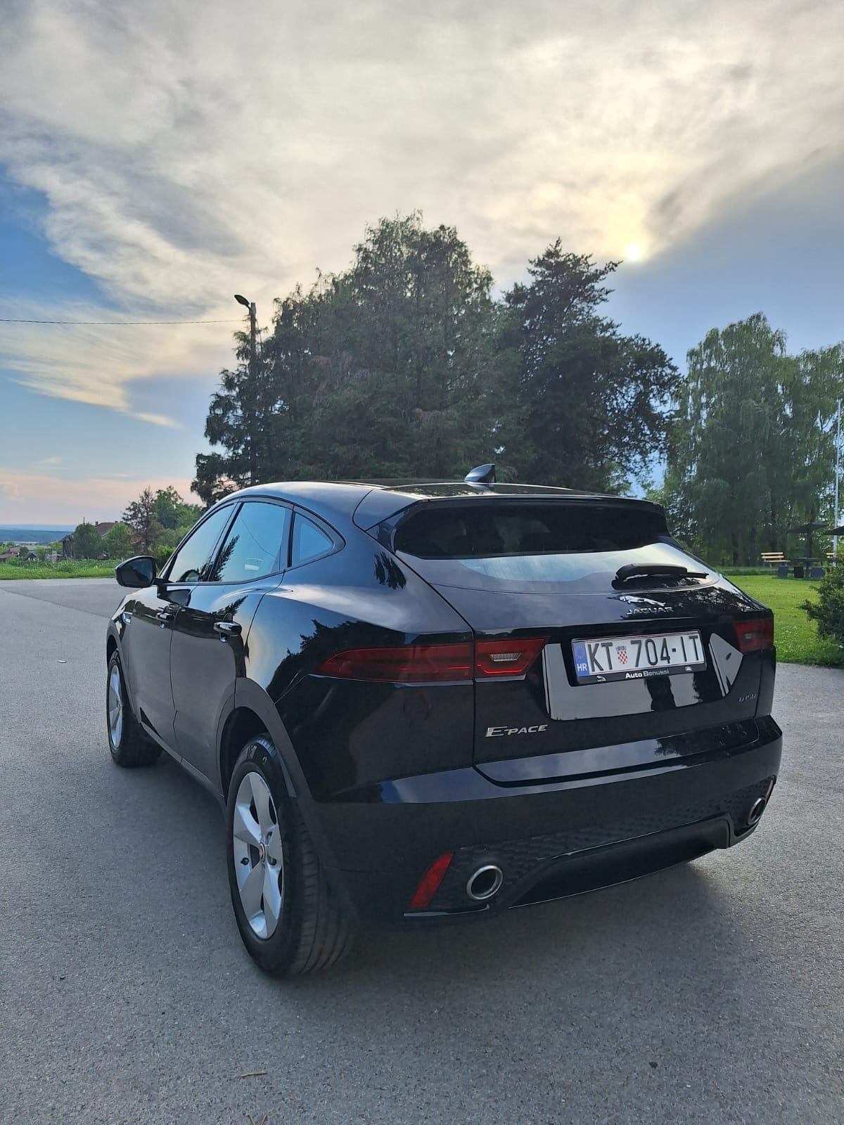 Jaguar E-Pace 2.0d 150, fotografija 4