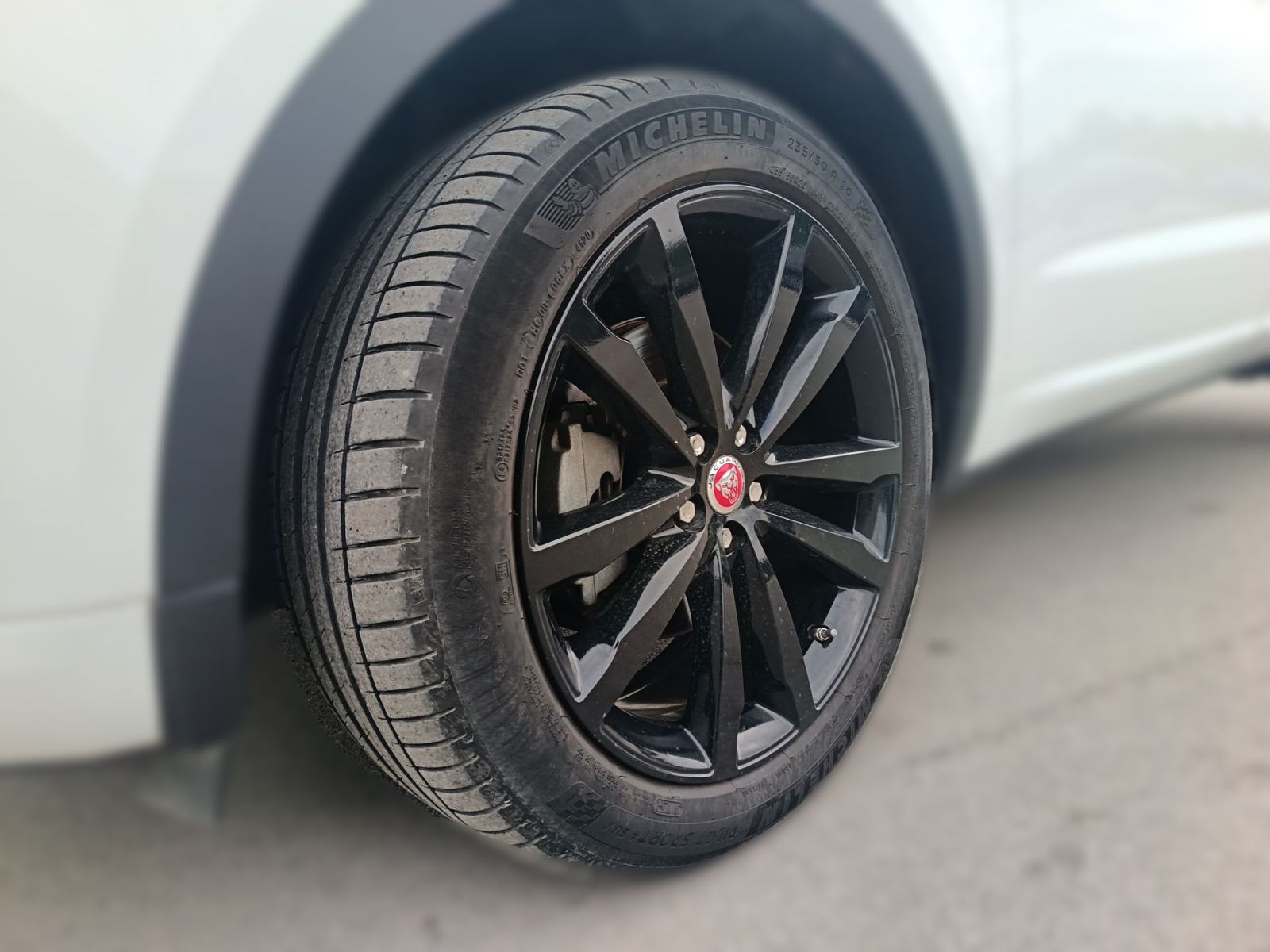 Jaguar E-Pace S 2.0D 150HP AWD A9 R-DYNAMIC - 3 godine jamstva, fotografija 11