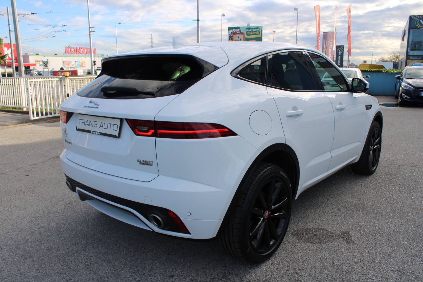 Jaguar E Pace 2.0D 180ks AUTOMATIK R-Dynamic 4x4 *NAVI,LED,KAMERA*, fotografija 5