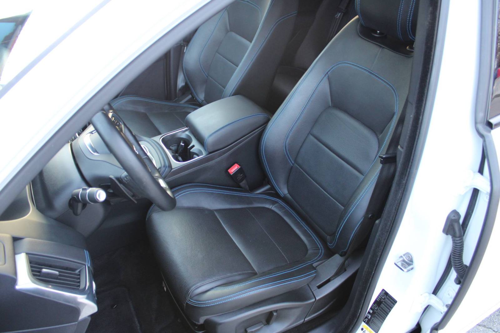 Jaguar E Pace 2.0D 180ks AUTOMATIK R-Dynamic 4x4 *NAVI,LED,KAMERA*, fotografija 11