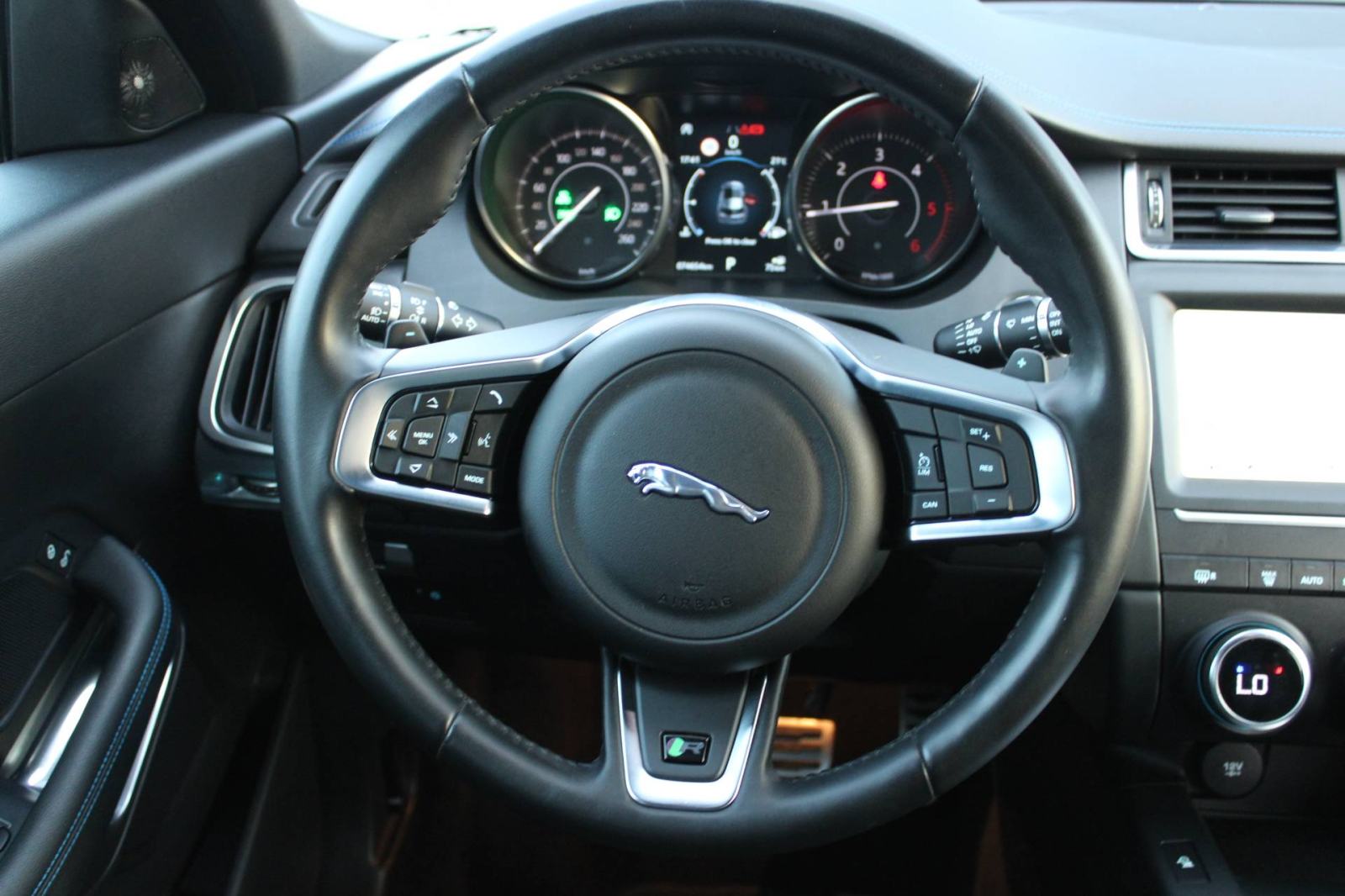 Jaguar E Pace 2.0D 180ks AUTOMATIK R-Dynamic 4x4 *NAVI,LED,KAMERA*, fotografija 15