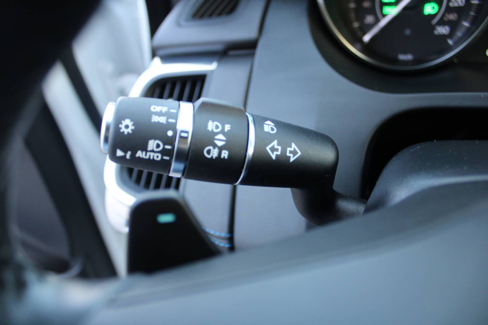 Jaguar E Pace 2.0D 180ks AUTOMATIK R-Dynamic 4x4 *NAVI,LED,KAMERA*, fotografija 16