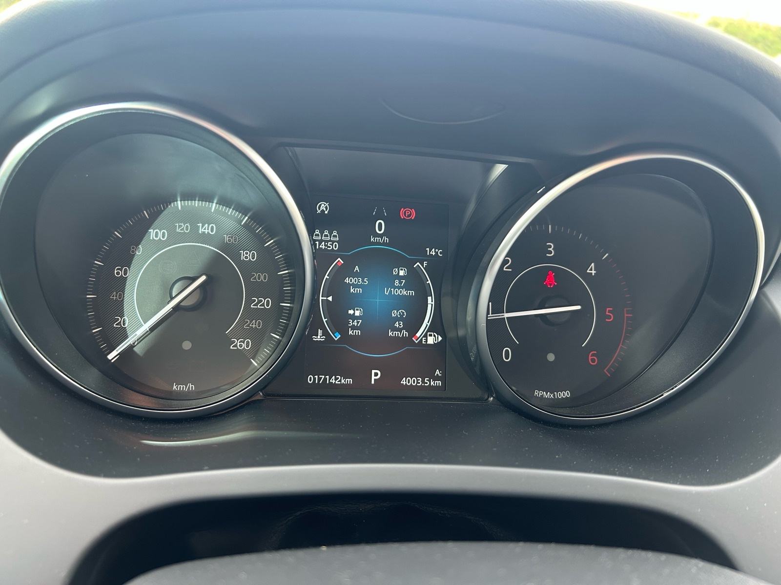 Jaguar E-Pace 2,0d AWD, fotografija 10