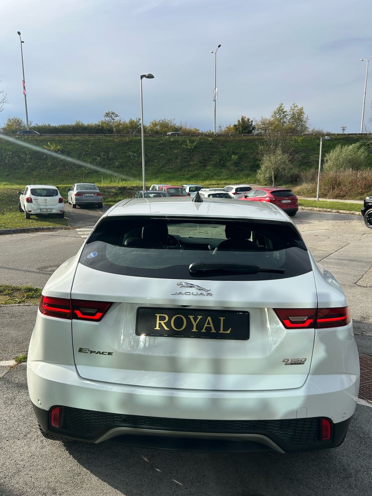 Jaguar E-Pace 2,0d AWD, fotografija 5