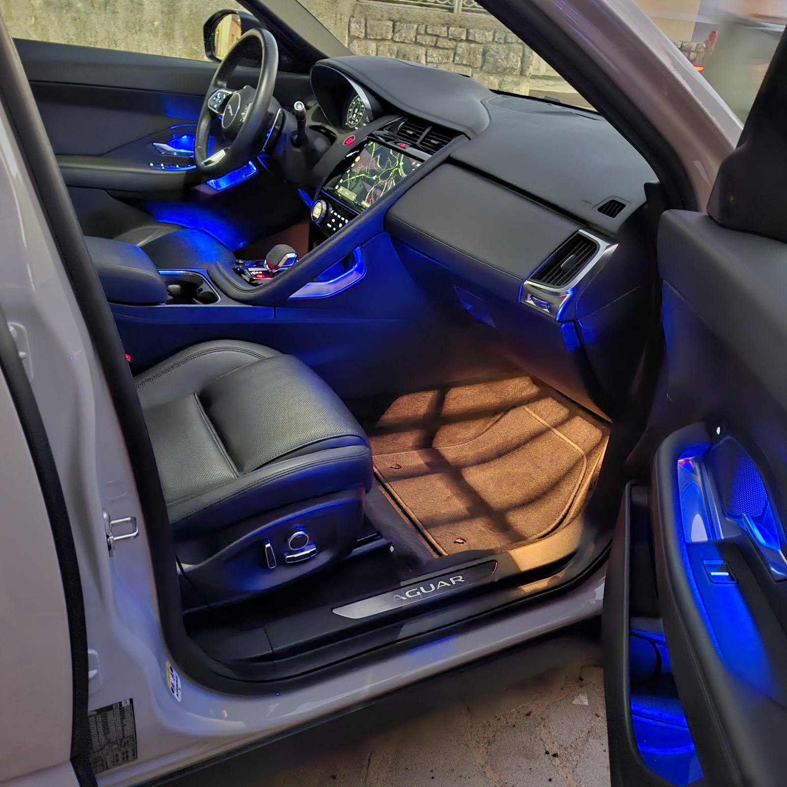 Jaguar E-Pace 2.0 d/X540, automatik, fotografija 6