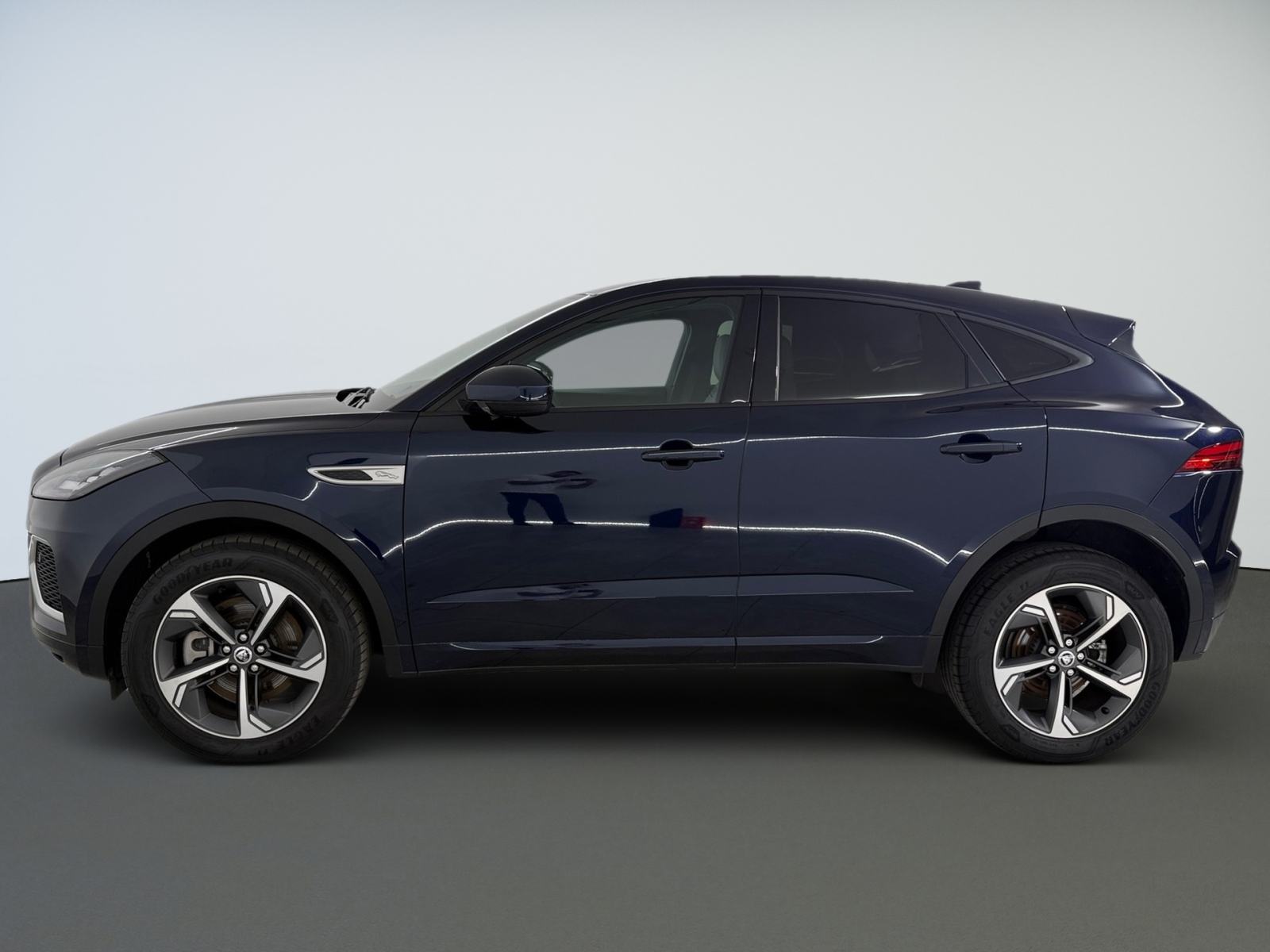 Jaguar E-Pace R-DYN S 2.0 163 AWD A9 MHEV, fotografija 9