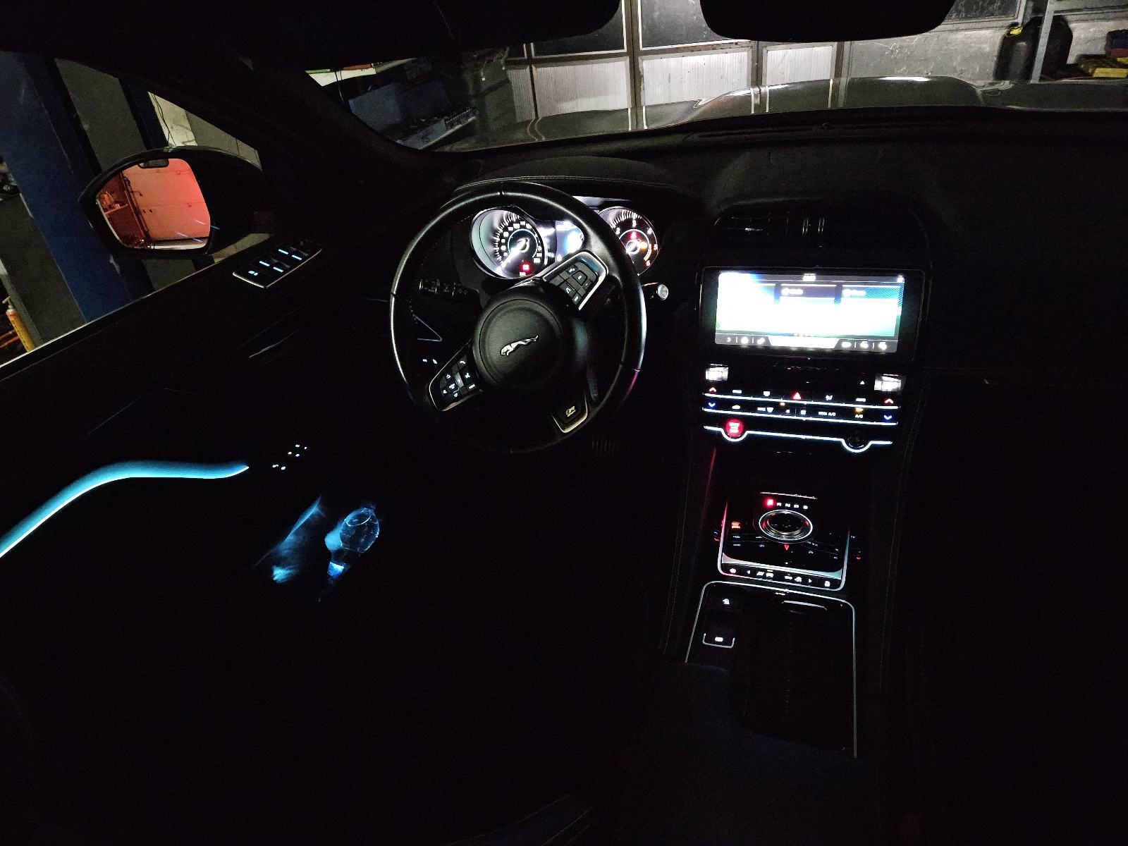 Jaguar F-Pace, R-Sport, 66.300km, fotografija 15