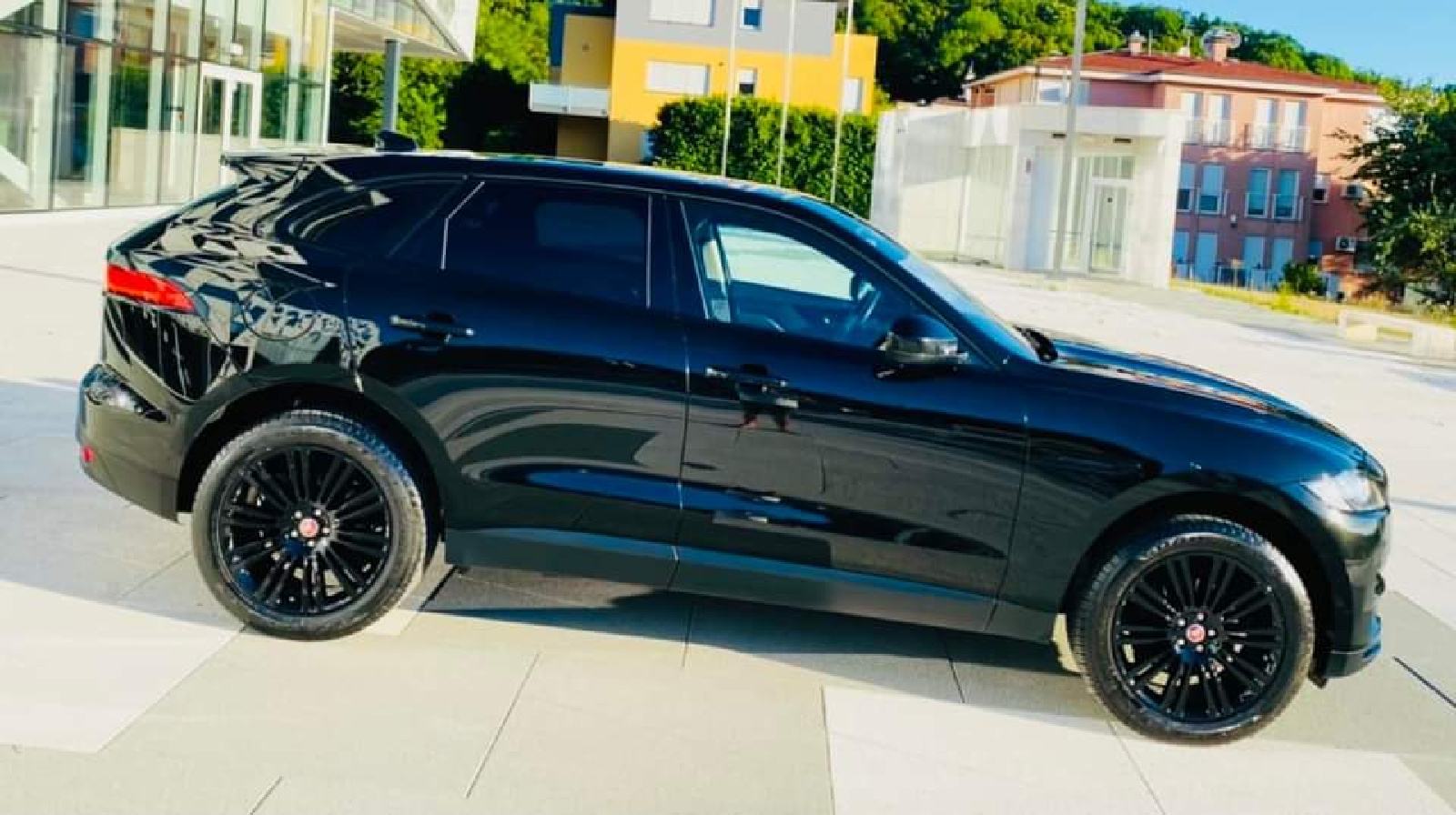 Jaguar F-Pace 2.0 D automatik, fotografija 4