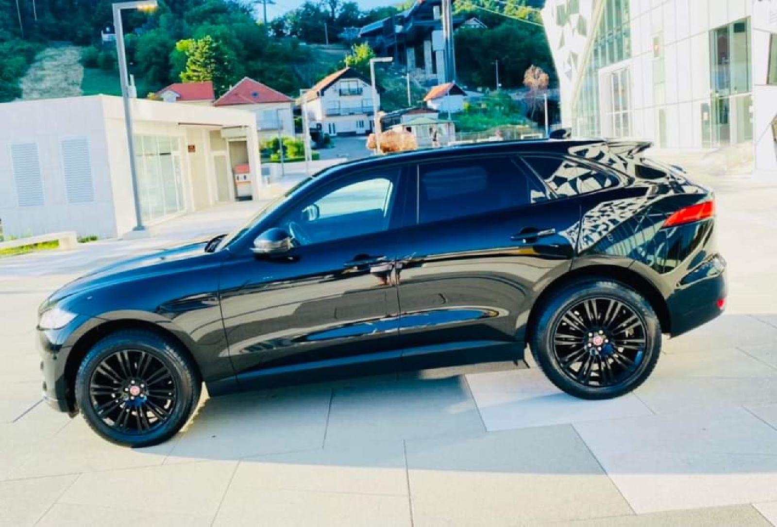 Jaguar F-Pace 2.0 D automatik, fotografija 3