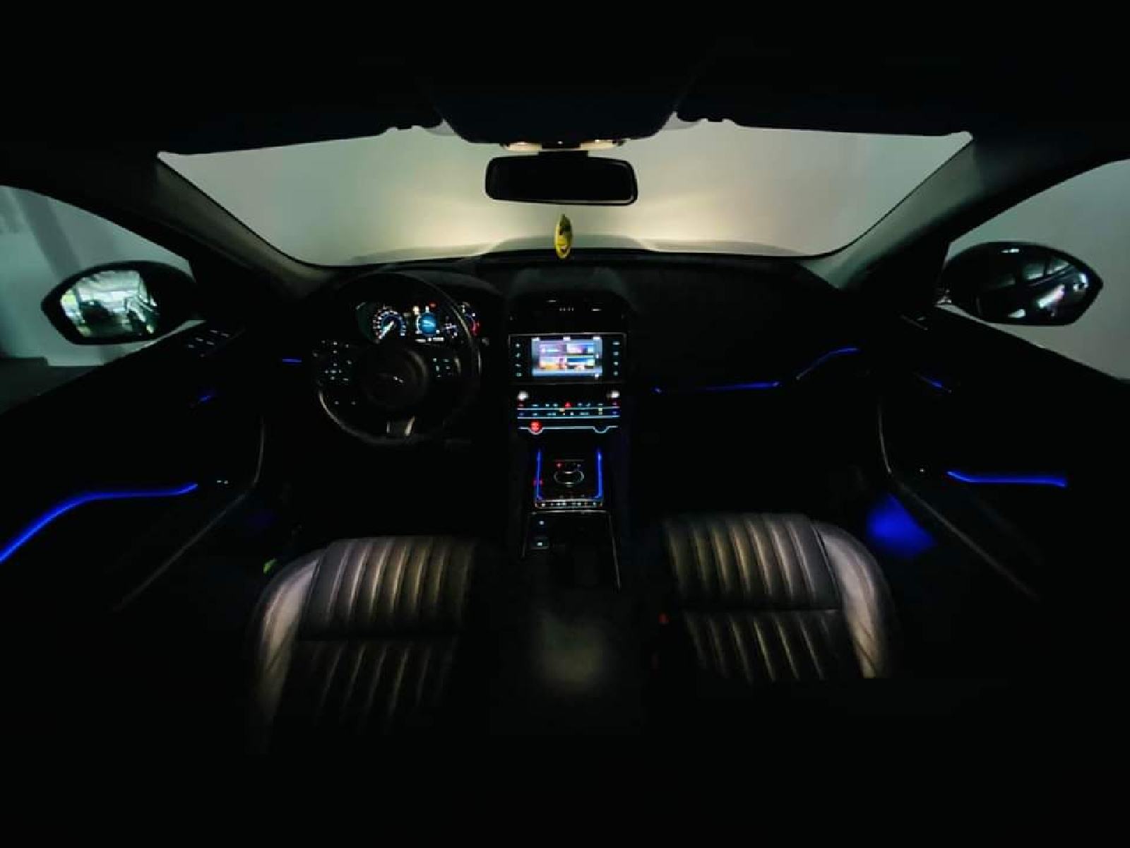 Jaguar F-Pace 2.0 D automatik, fotografija 11