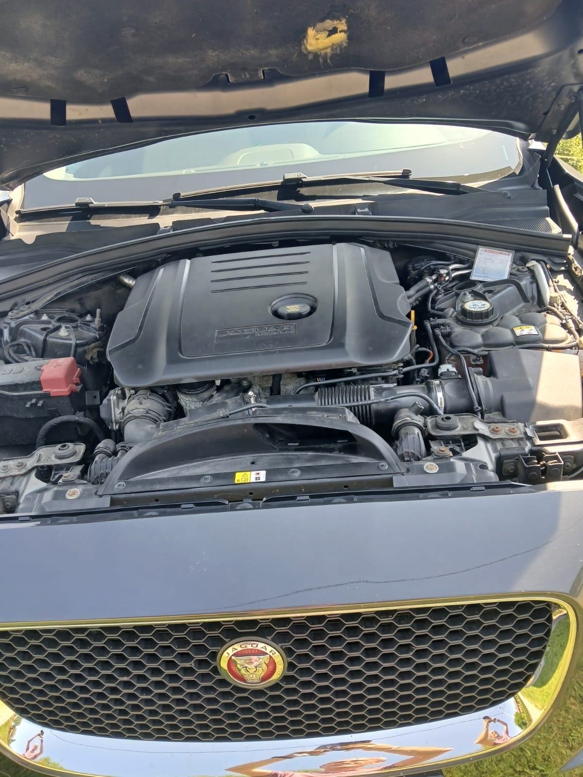 Jaguar F-Pace 2.0 D automatik, fotografija 4