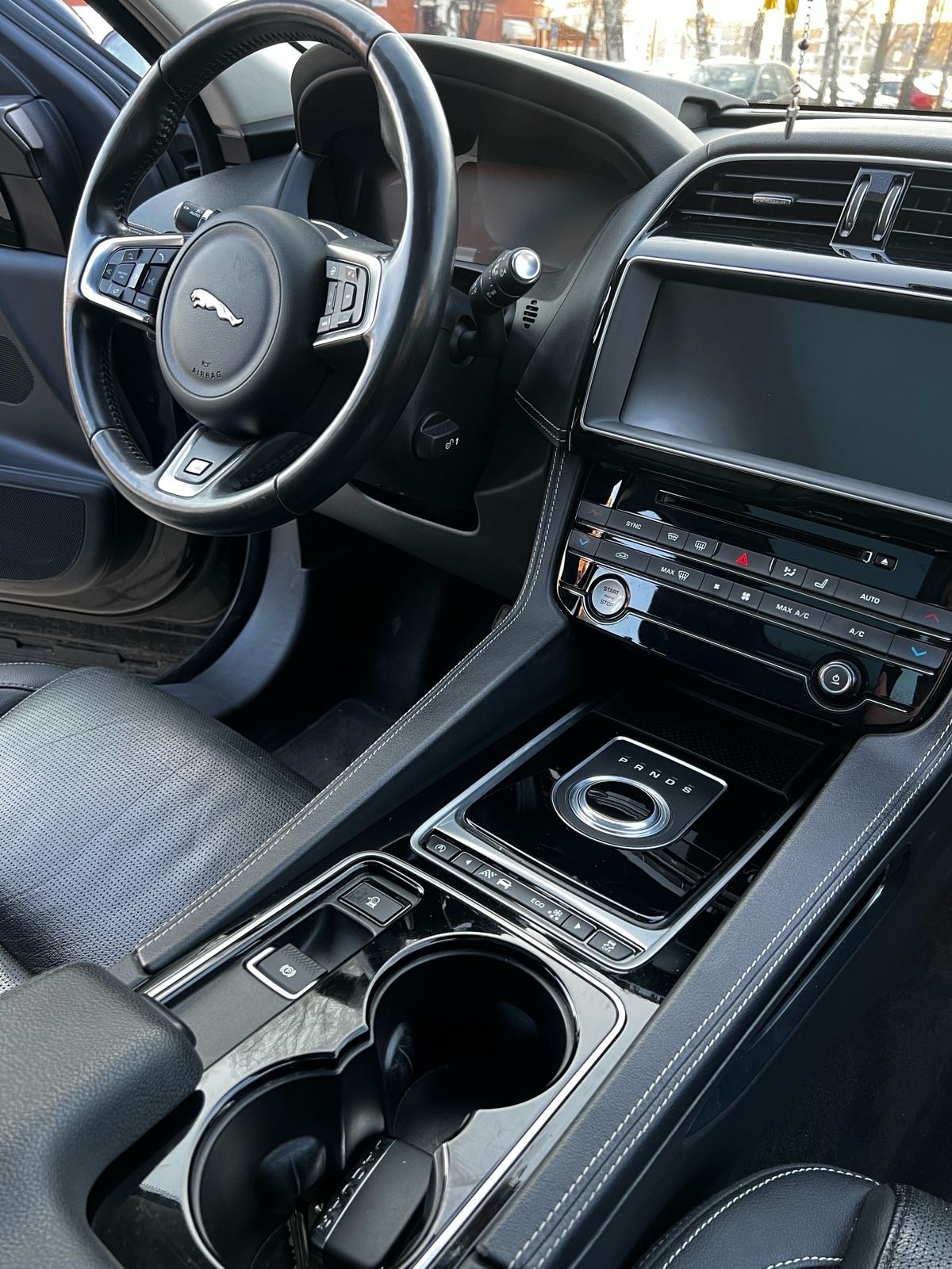 Jaguar F-Pace R-Sport 2.0d AWD, fotografija 8