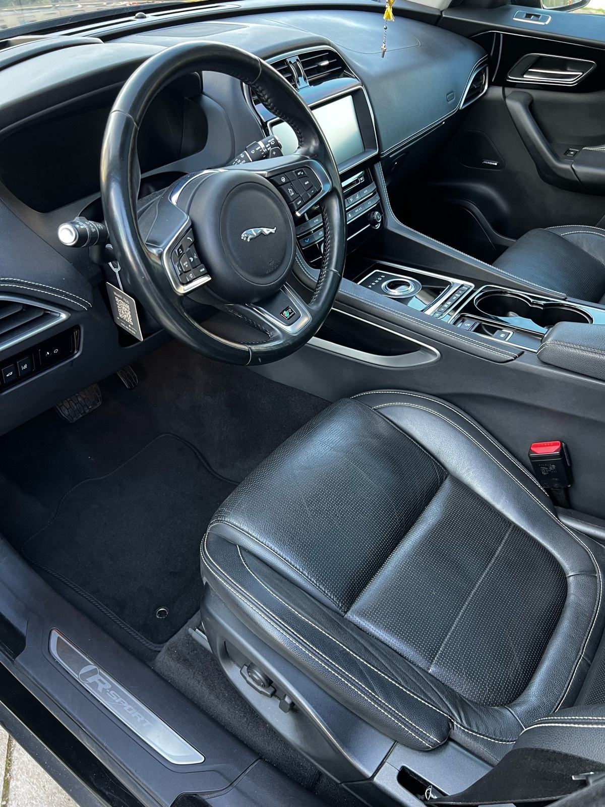 Jaguar F-Pace R-Sport 2.0d AWD, fotografija 9