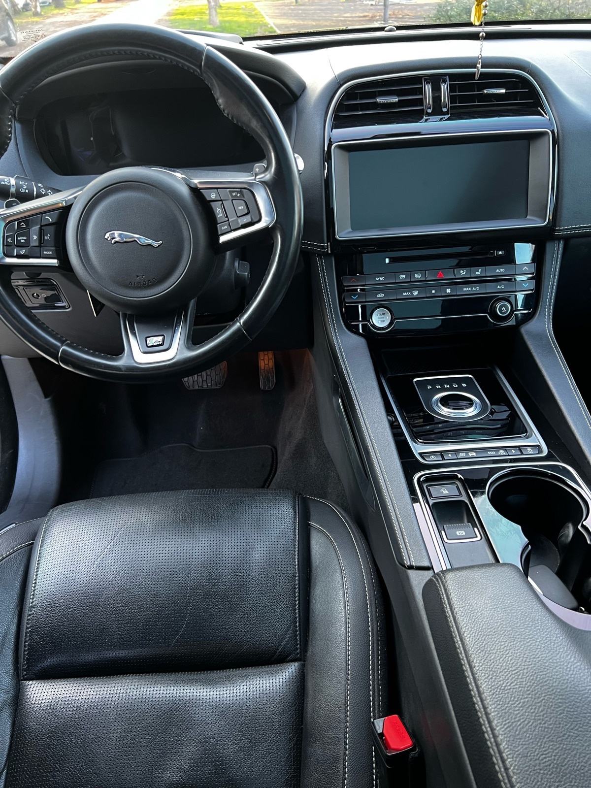 Jaguar F-Pace R-Sport 2.0d AWD, fotografija 13