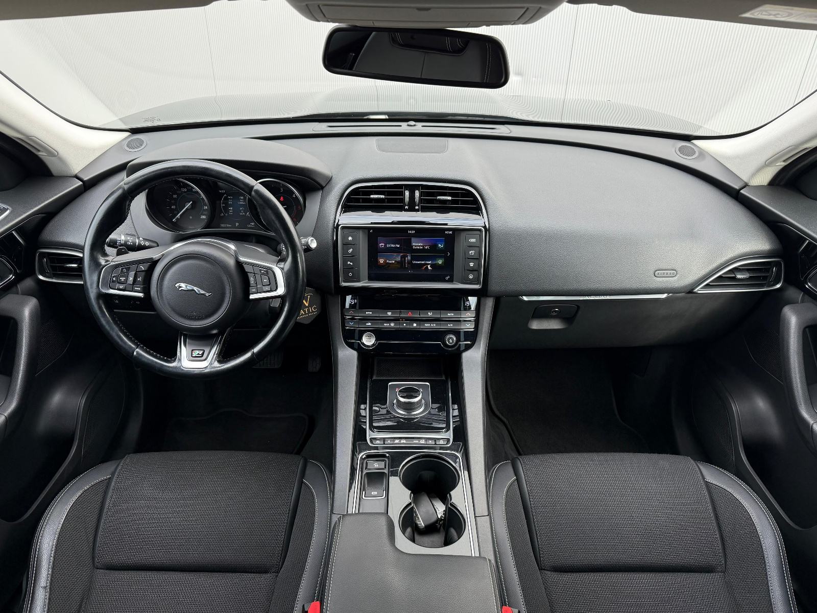 JAGUAR F-Pace 2.0 D☆R-SPORT☆AUTOMATIK☆4X4☆PDC☆XENON☆ALU☆ODLIČNO STANJE, fotografija 9