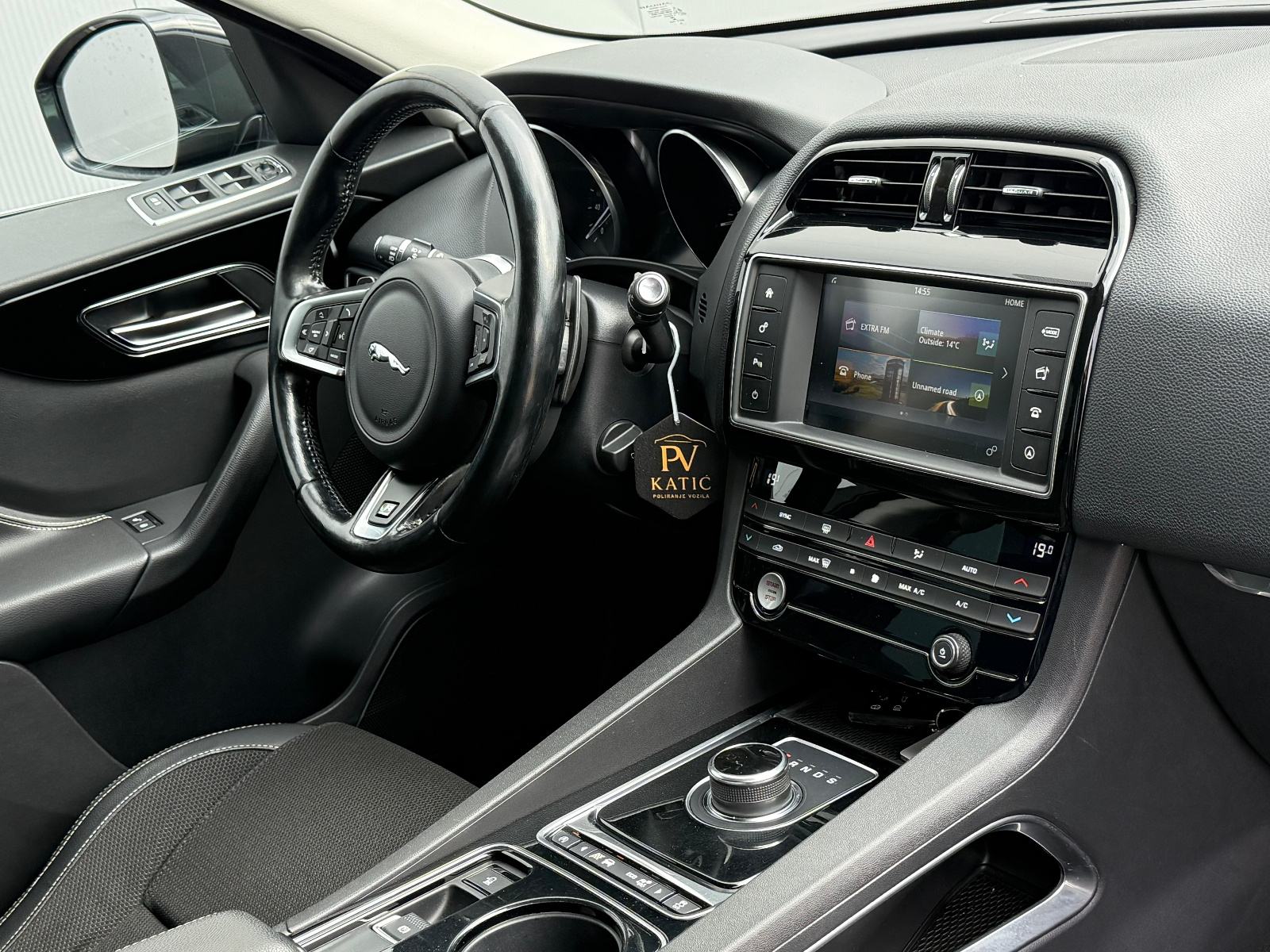 JAGUAR F-Pace 2.0 D☆R-SPORT☆AUTOMATIK☆4X4☆PDC☆XENON☆ALU☆ODLIČNO STANJE, fotografija 13