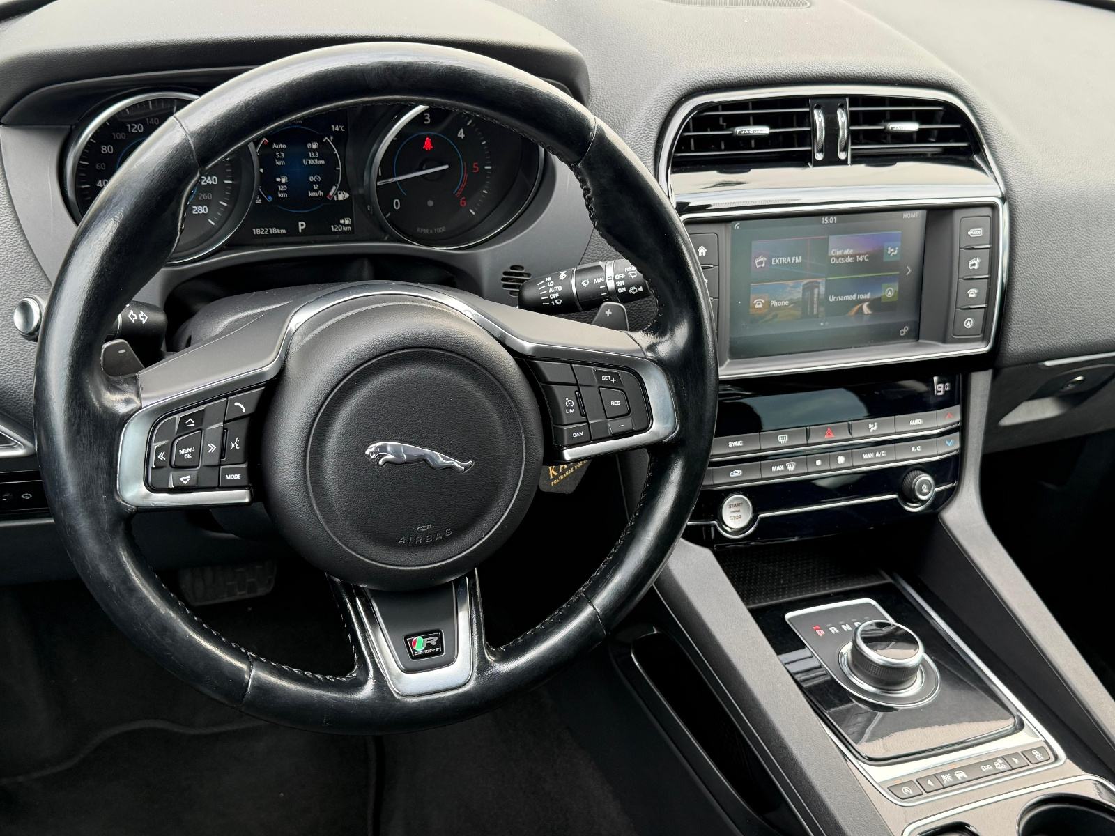 JAGUAR F-Pace 2.0 D☆R-SPORT☆AUTOMATIK☆4X4☆PDC☆XENON☆ALU☆ODLIČNO STANJE, fotografija 14