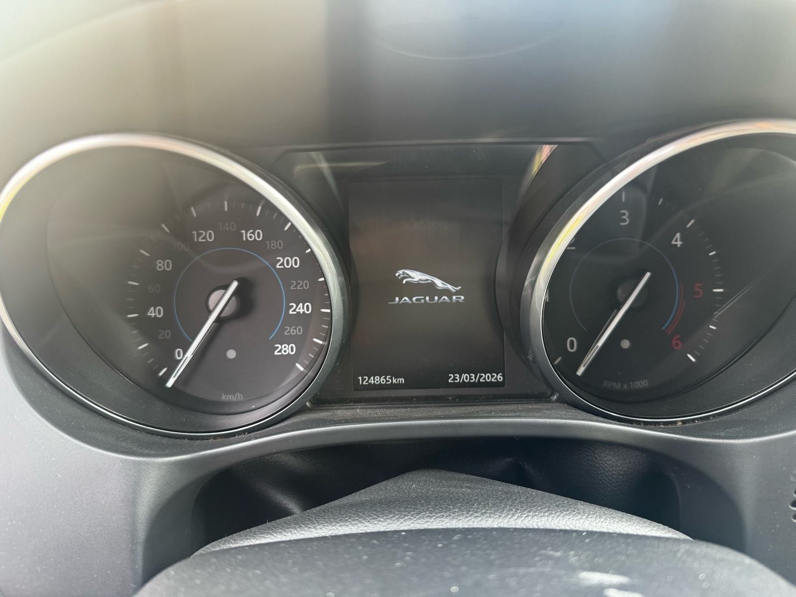 Jaguar F-Pace 2.0 D 1 VLASNIK, HR AUTO, ODLIČNO STANJE, fotografija 13