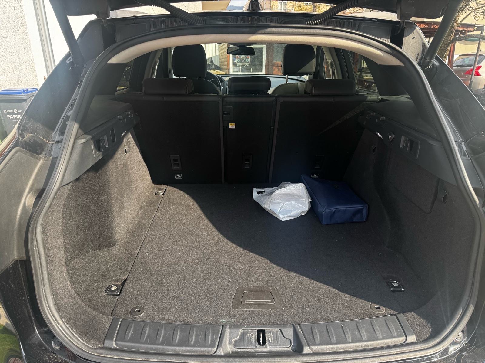 Jaguar F-Pace 2.0 D 1 VLASNIK, HR AUTO, ODLIČNO STANJE, fotografija 8