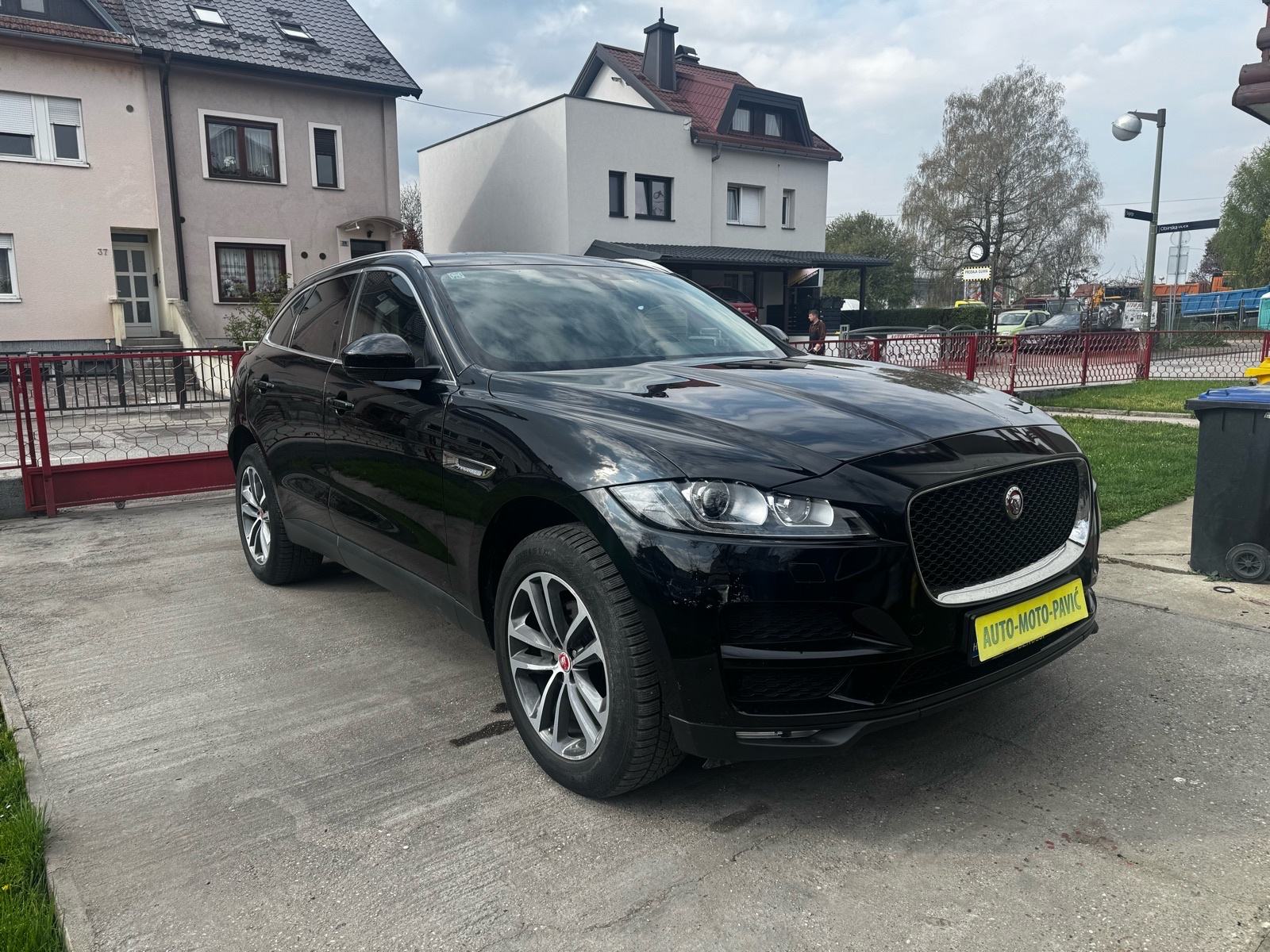 Jaguar F-Pace 2.0 D 1 VLASNIK, HR AUTO, ODLIČNO STANJE, fotografija 2