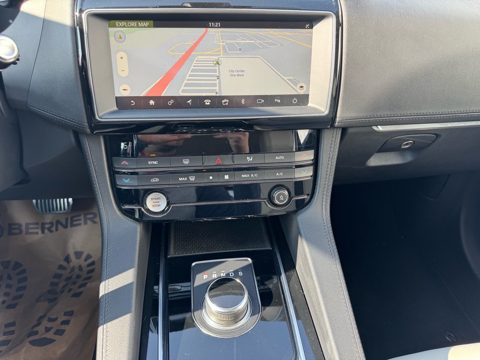 Jaguar F-Pace 2.0 D Prestige 4x4. automatik, servis, garancija, fotografija 15