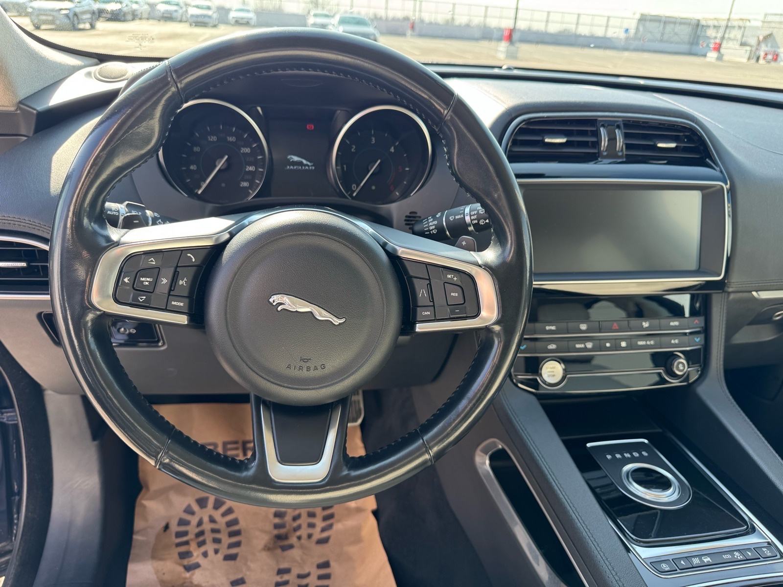 Jaguar F-Pace 2.0 D Prestige 4x4. automatik, servis, garancija, fotografija 13