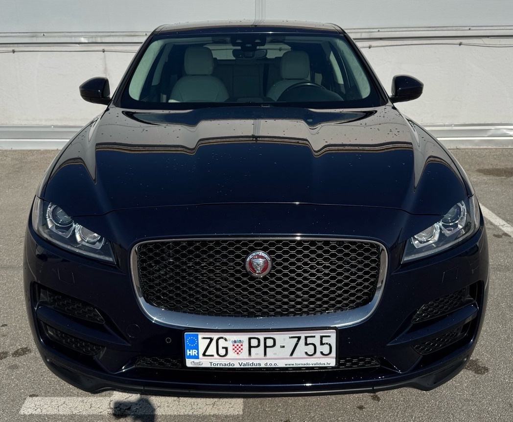 Jaguar F-Pace 2.0 D Prestige 4x4. automatik, servis, garancija, fotografija 3