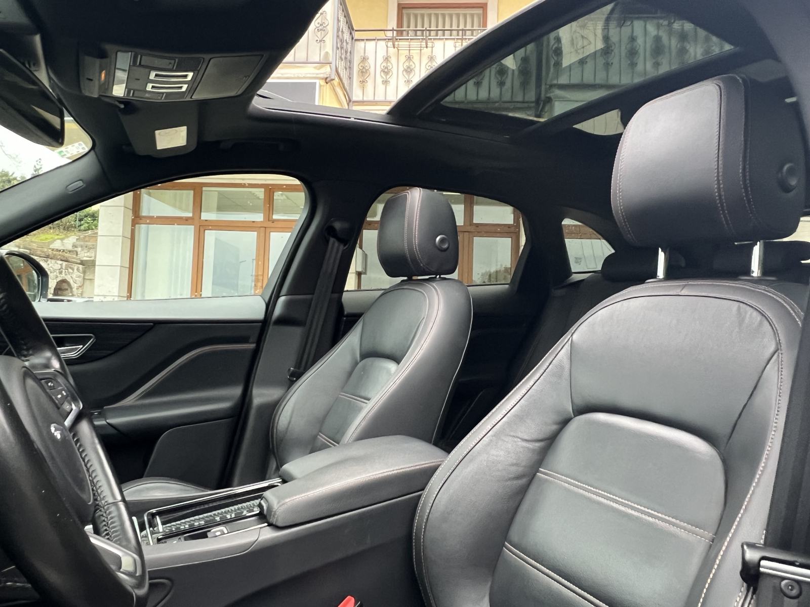 Jaguar F-Pace 2.0 D Prestige, fotografija 6