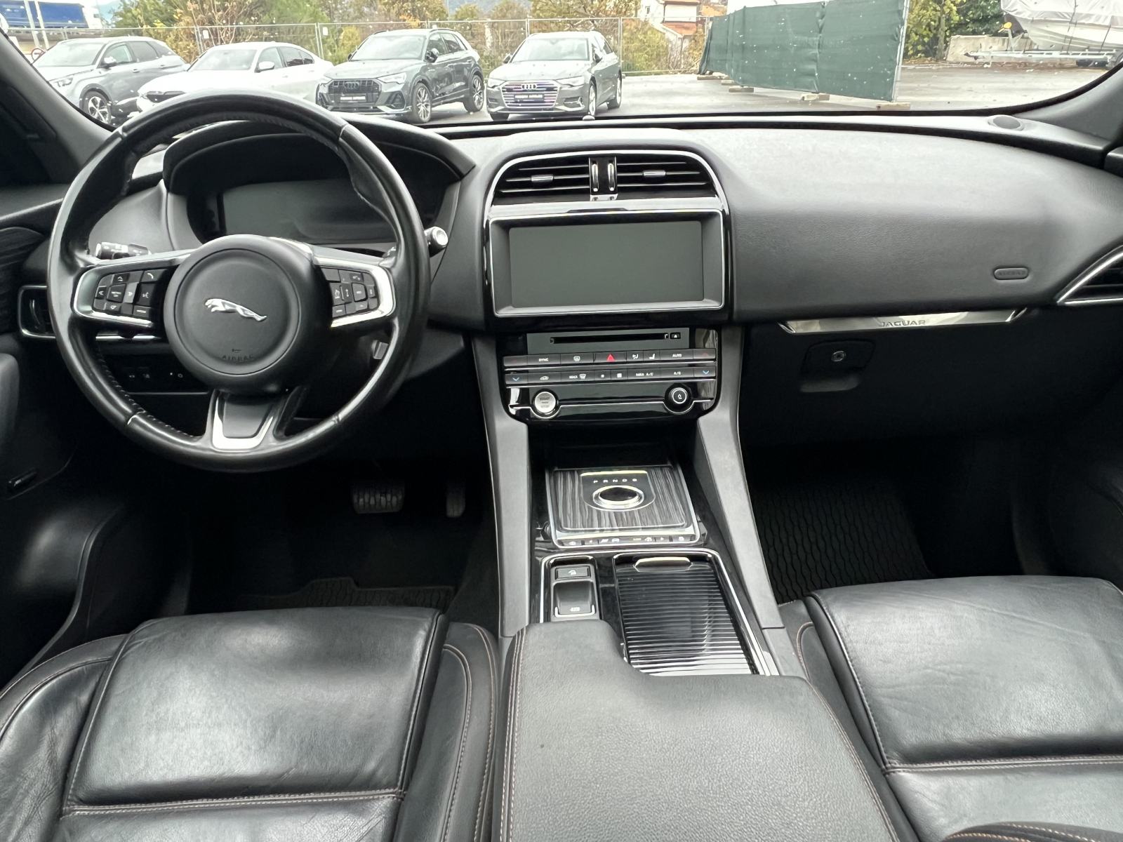 Jaguar F-Pace 2.0 D Prestige, fotografija 8