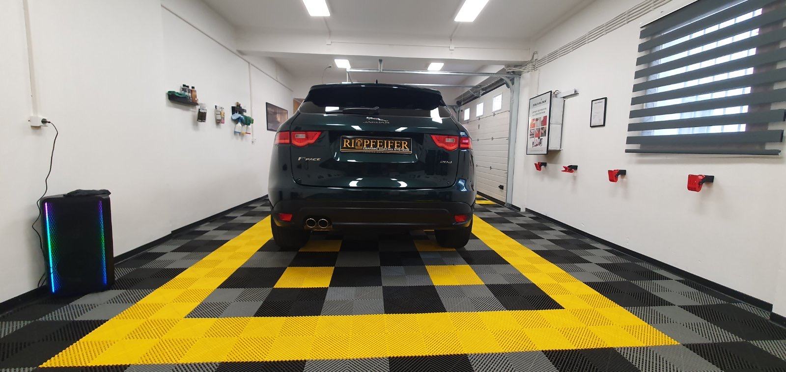 Jaguar F-Pace 2.0 D Prestige, fotografija 13