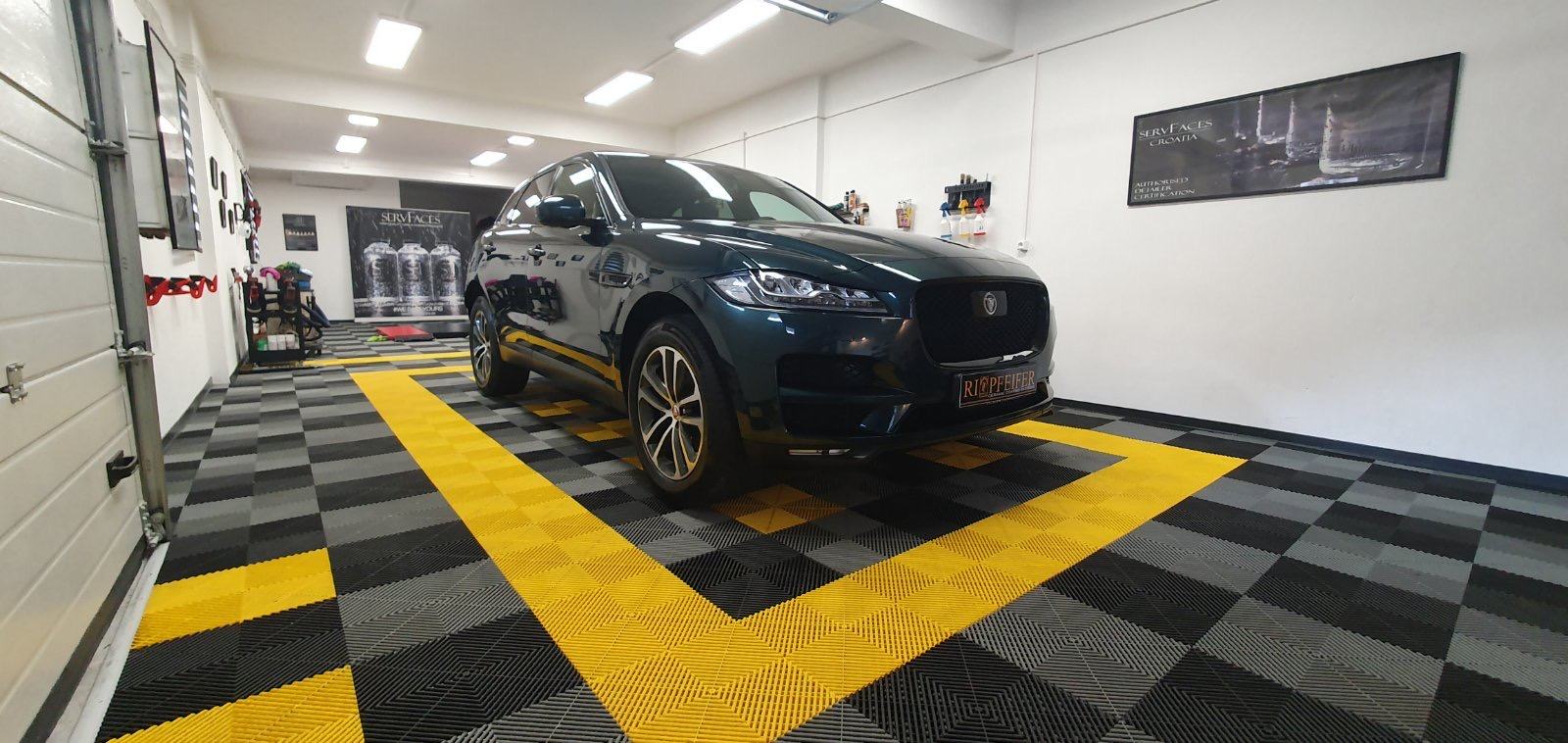 Jaguar F-Pace 2.0 D Prestige, fotografija 15