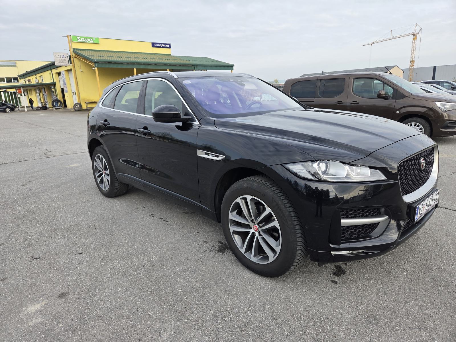 Jaguar F-Pace 2.0 D R- Sport 4x4 led, fotografija 3