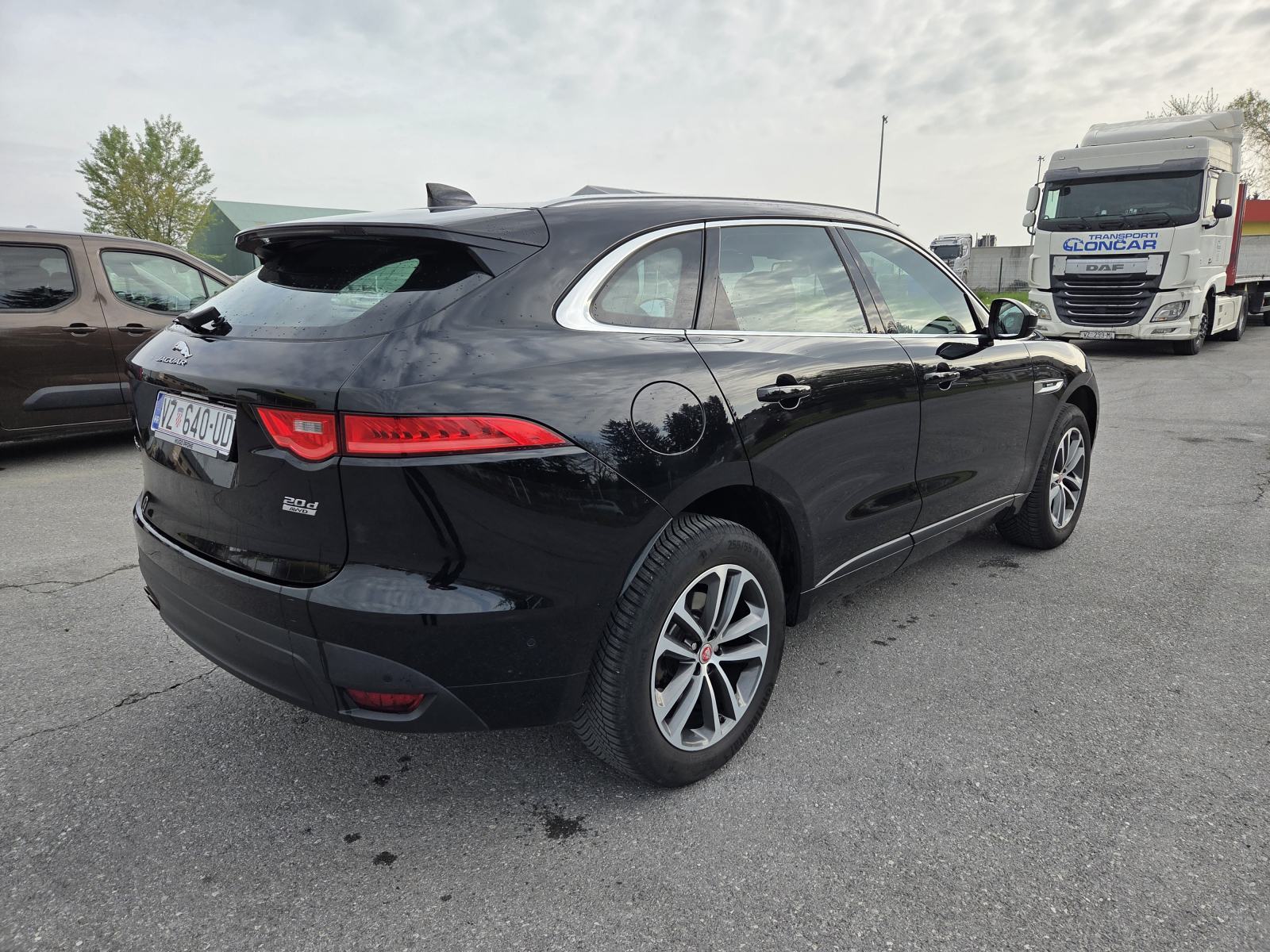 Jaguar F-Pace 2.0 D R- Sport 4x4 led, fotografija 6